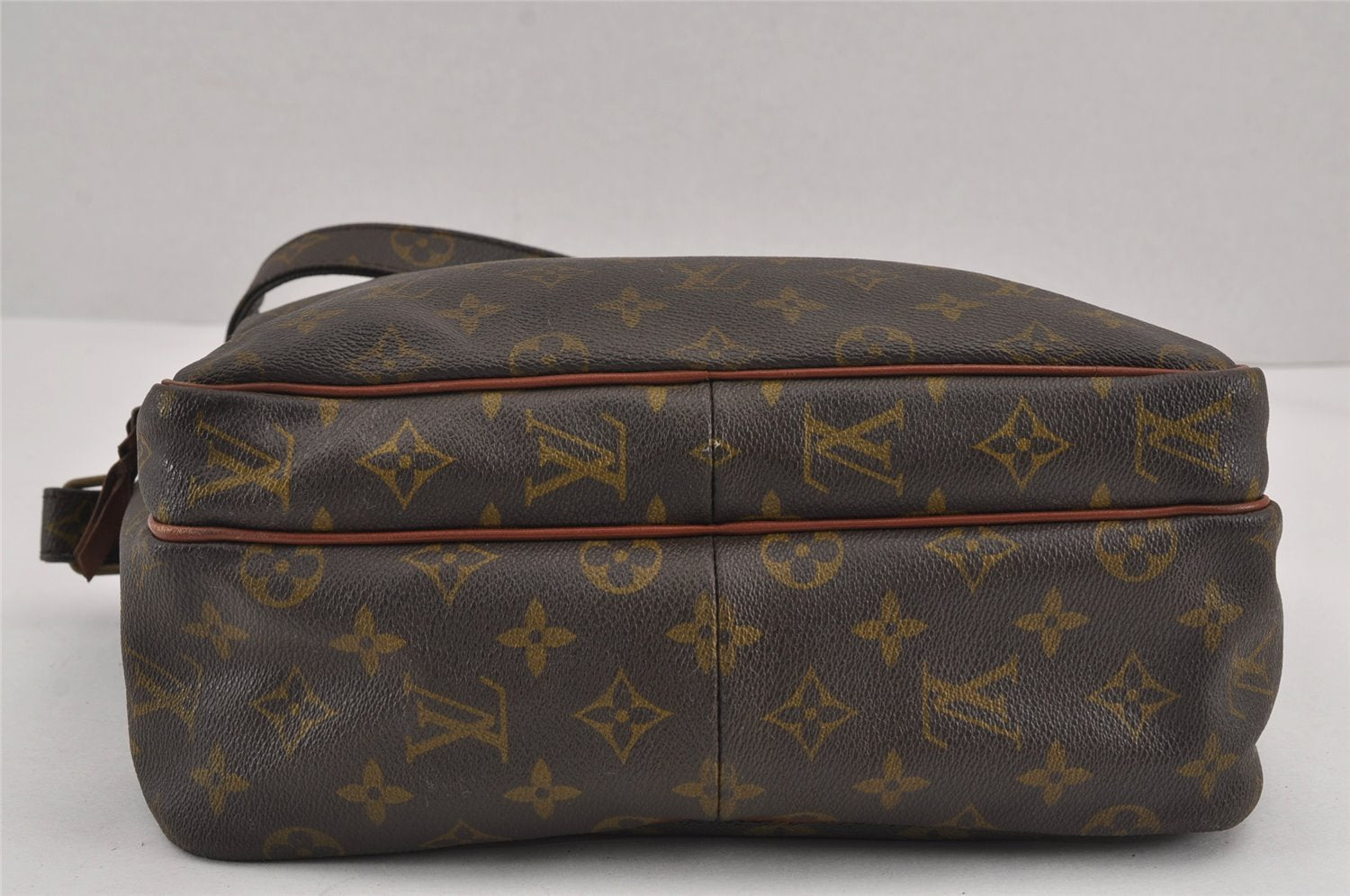 Authentic Louis Vuitton Monogram Nile Shoulder Cross Bag Old Model LV Junk 9076J