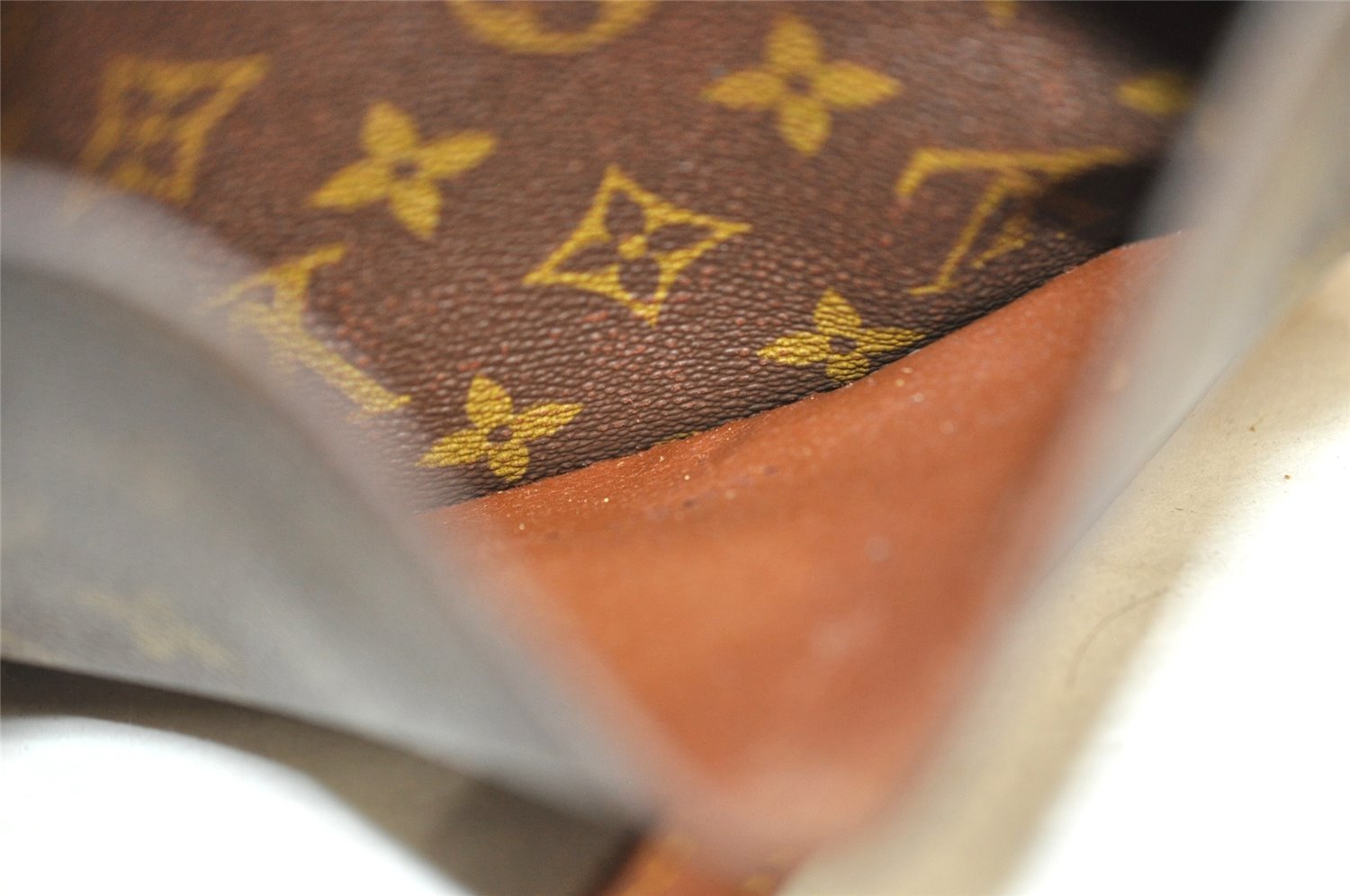 Authentic Louis Vuitton Monogram Saint Cloud MM M51243 Shoulder Cross Bag 9077J
