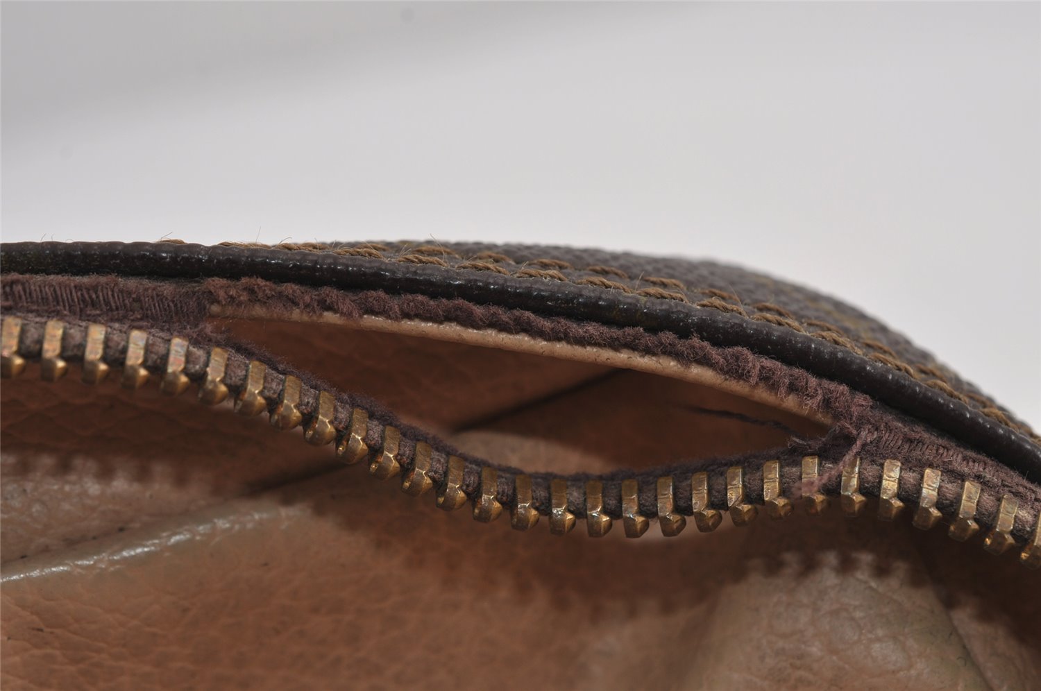 Auth Louis Vuitton Monogram Trousse Toilette 23 Clutch Bag Old Model Junk 9090J