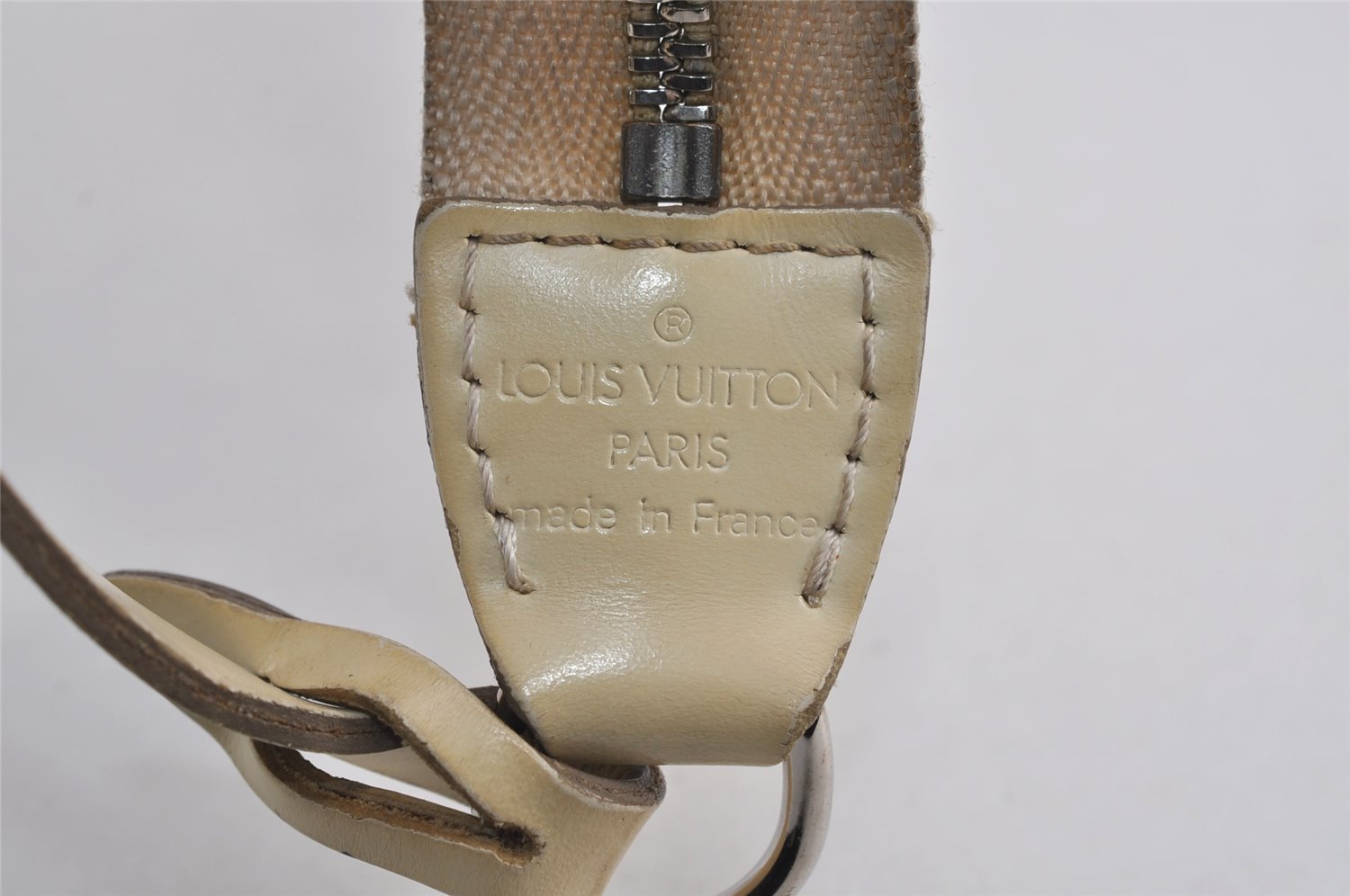 Authentic Louis Vuitton Epi Pochette Accessoires Pouch White M5264A LV 9105J