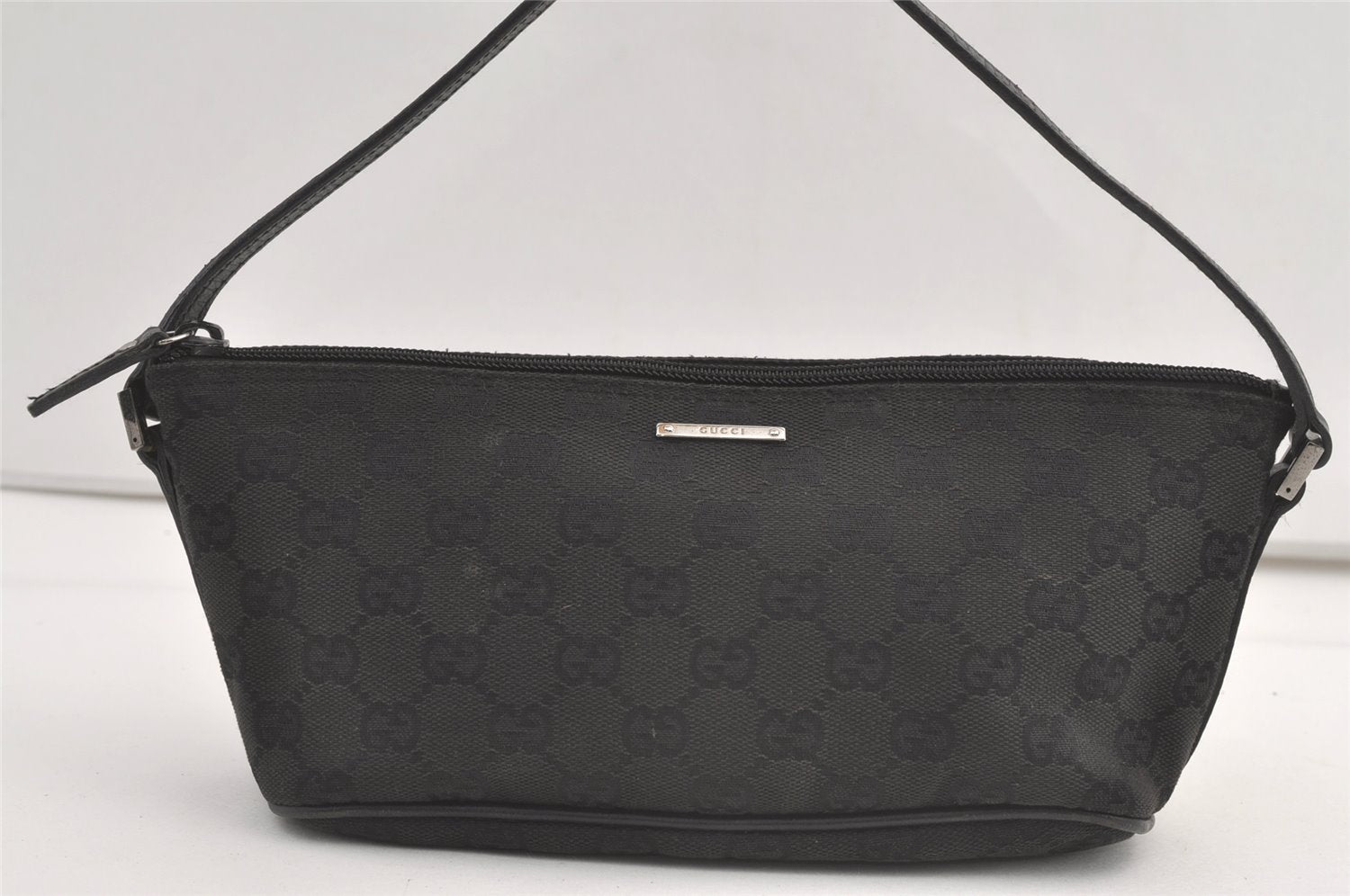 Authentic GUCCI Hand Bag Pouch Purse GG Canvas Leather 07198 Black 9107J