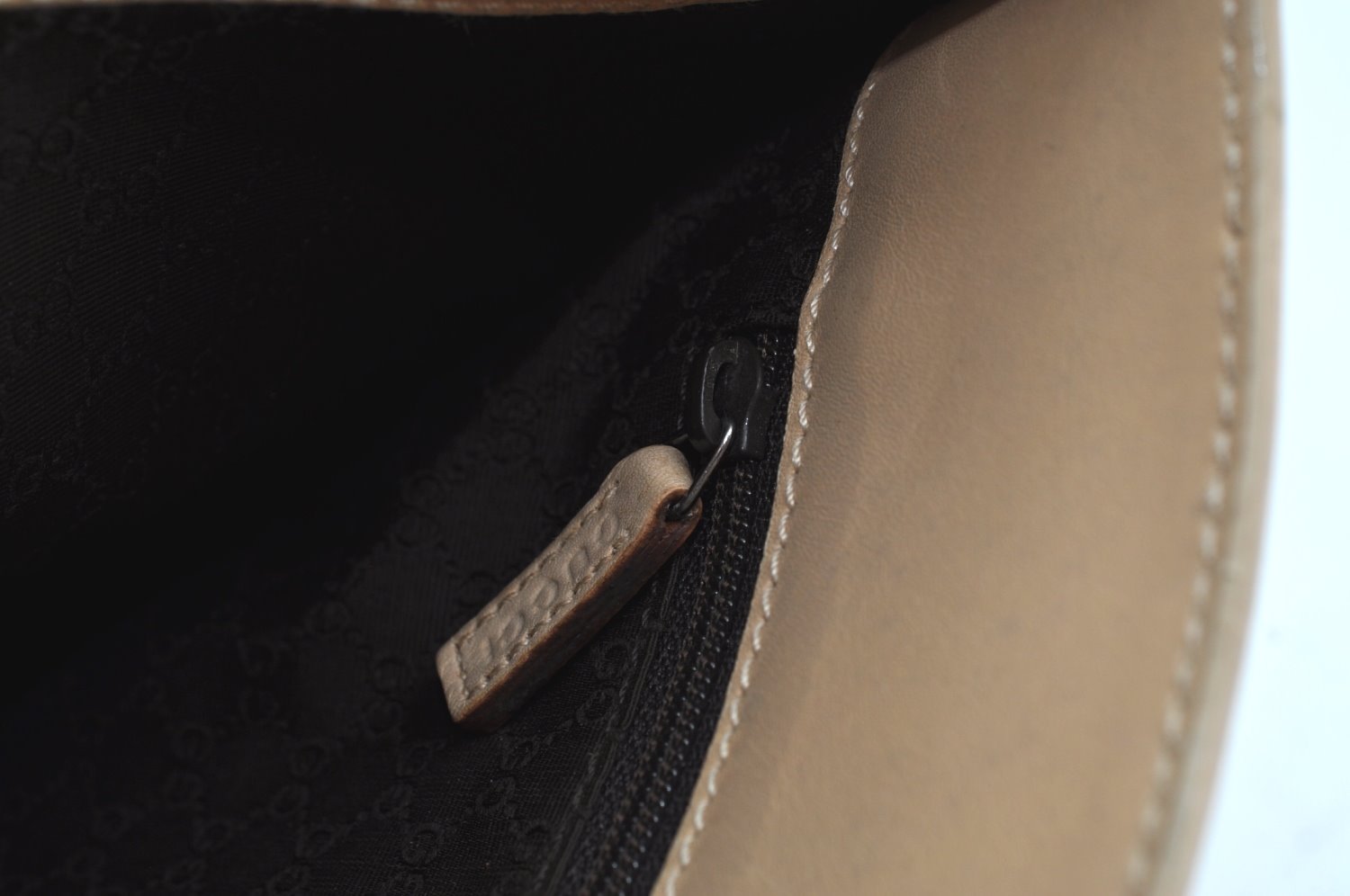 Authentic GUCCI Vintage Shoulder Cross Body Bag Purse Leather 91761 Beige 9112H