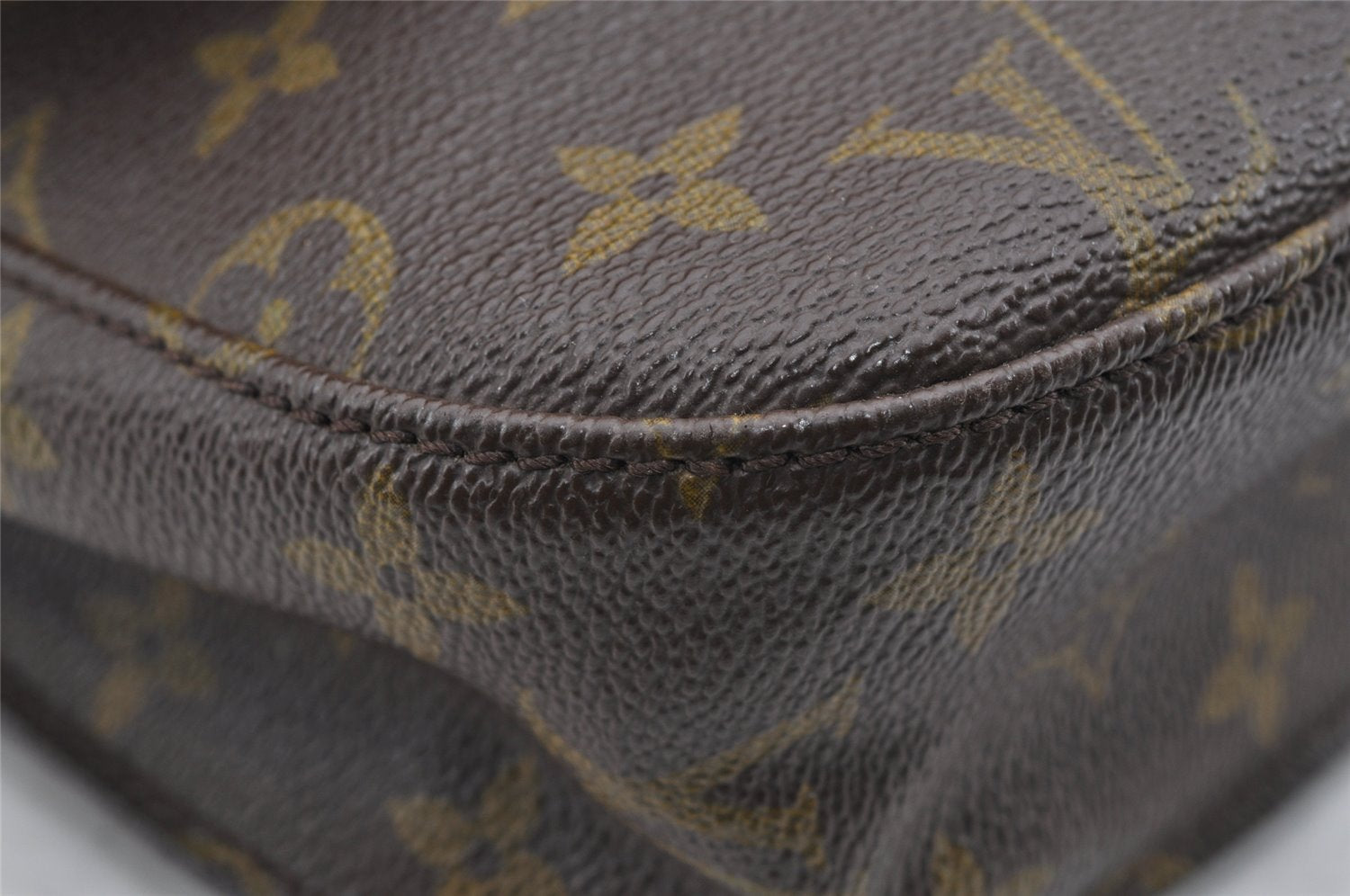 Auth Louis Vuitton Monogram Saint Cloud GM Shoulder Cross Bag Old Model LV 9123I