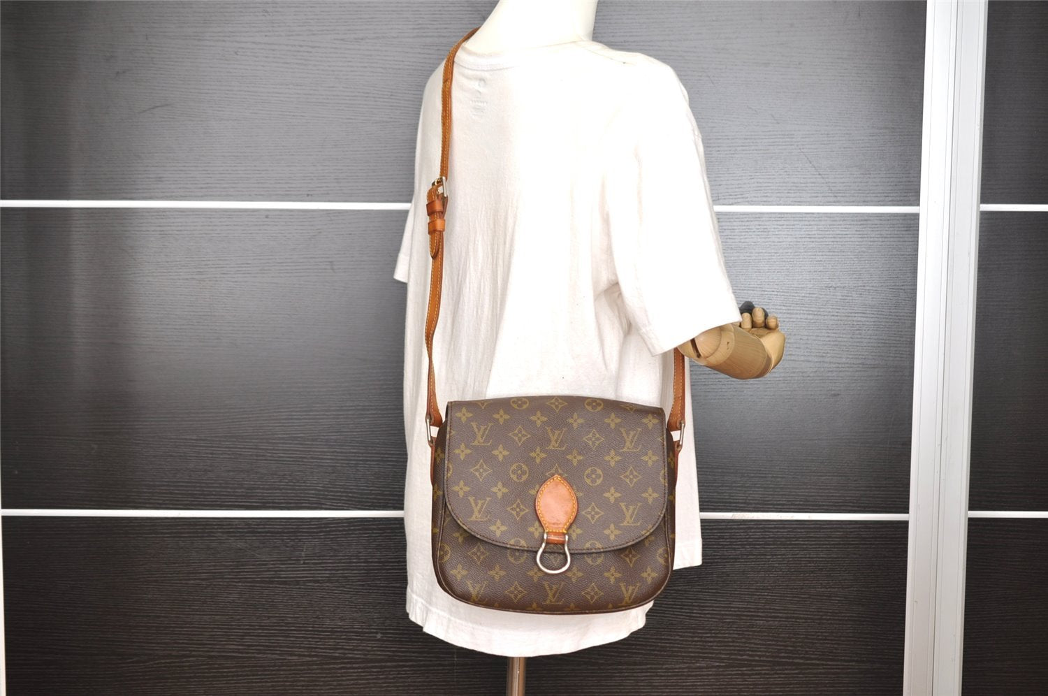 Auth Louis Vuitton Monogram Saint Cloud GM Shoulder Cross Bag Old Model LV 9123I