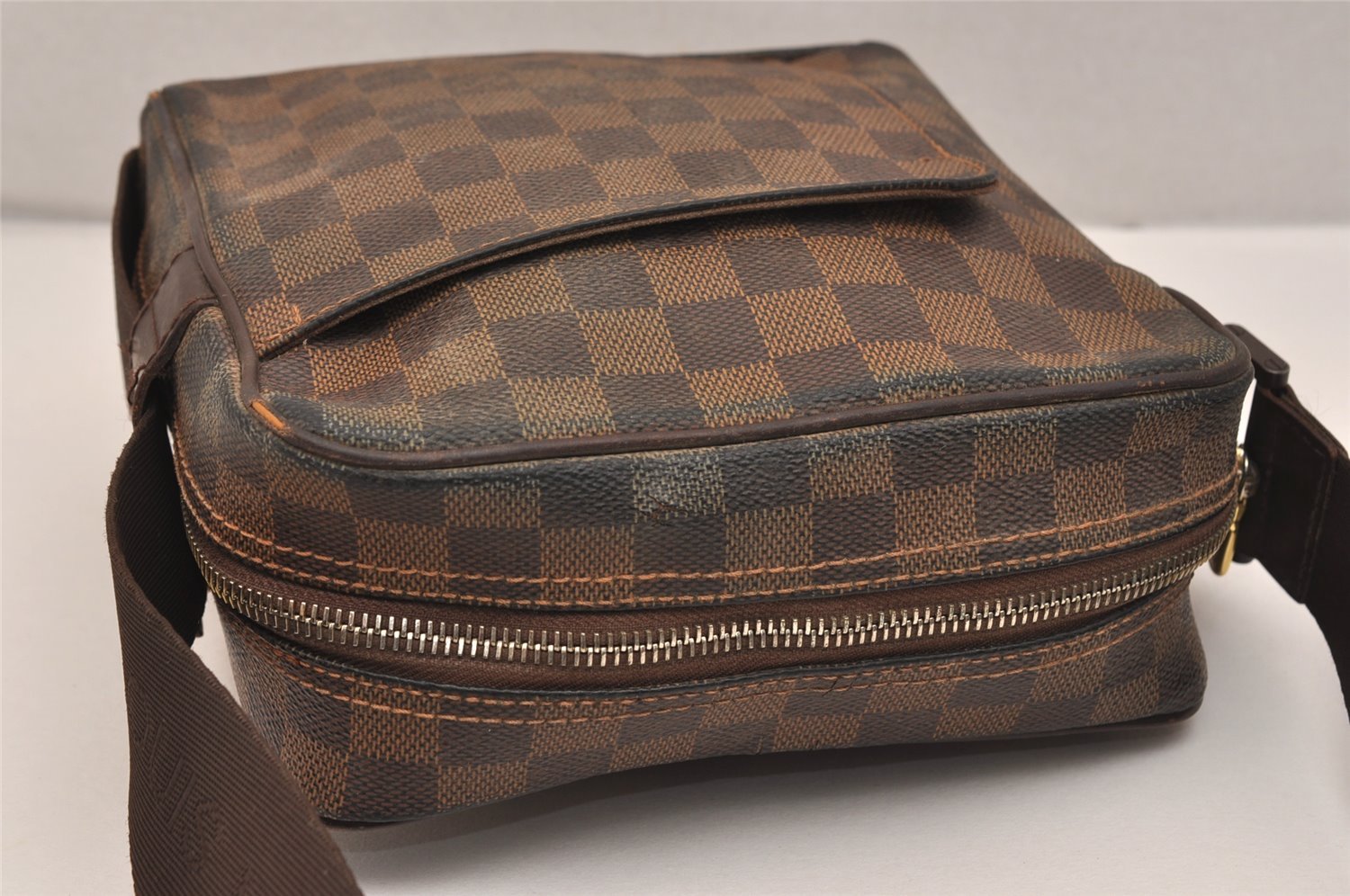 Authentic Louis Vuitton Damier Olav PM Shoulder Cross Body Bag N41442 LV 9131J