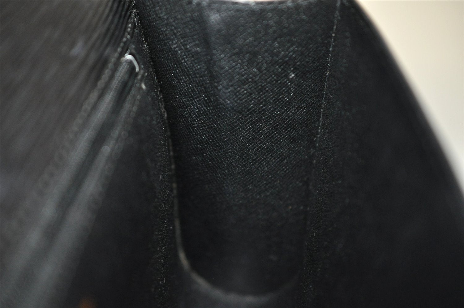 Authentic Louis Vuitton Epi Chaillot Clutch Hand Bag Purse Black M52532 LV 9135I