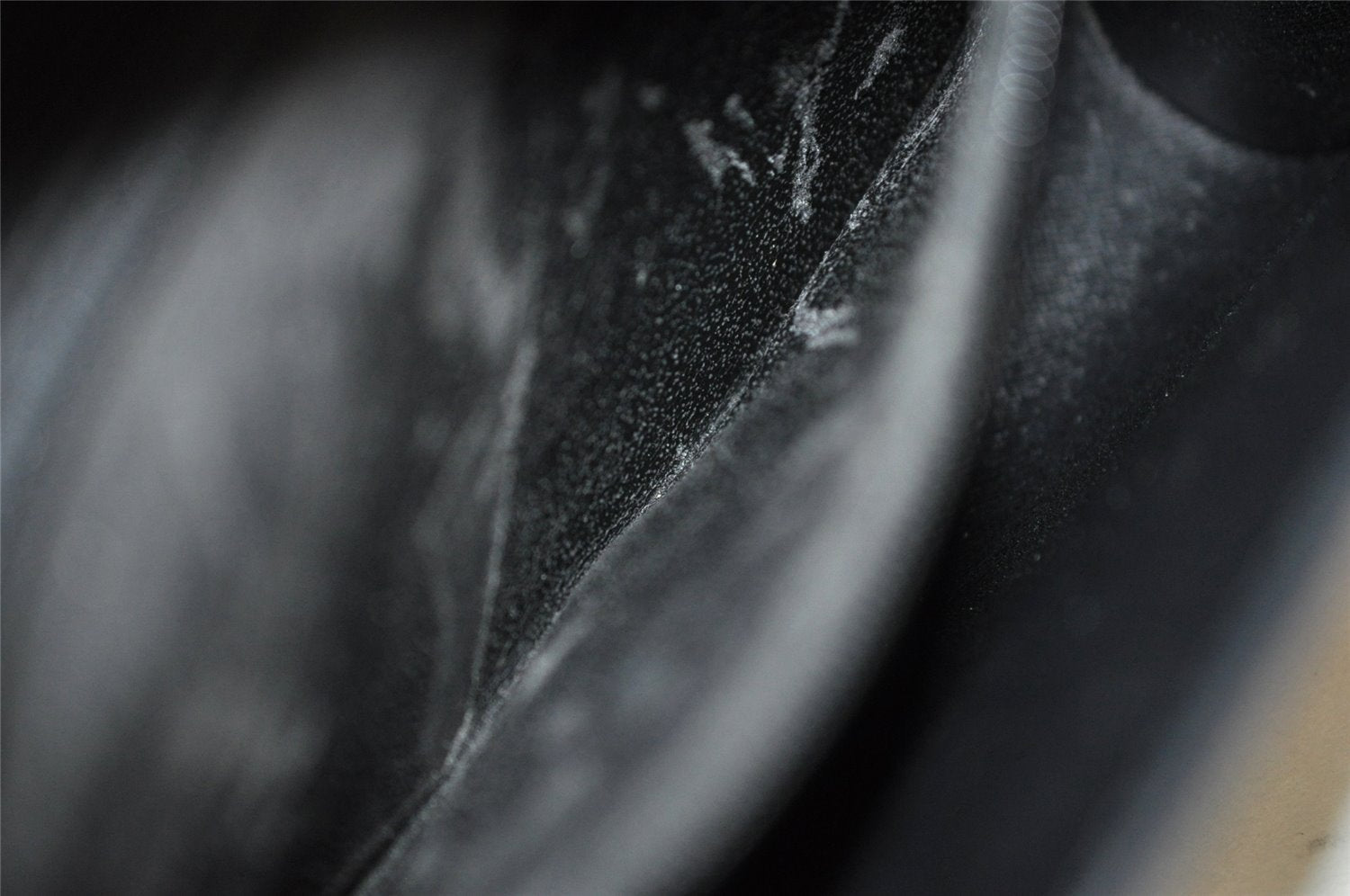 Authentic Louis Vuitton Epi Chaillot Clutch Hand Bag Purse Black M52532 LV 9135I