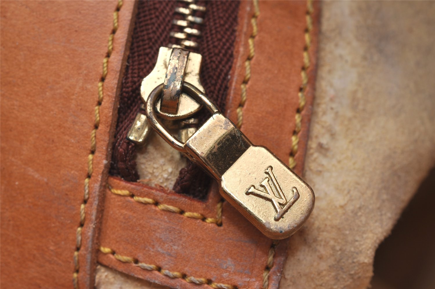 Authentic Louis Vuitton Monogram Bucket PM Shoulder Bag Old Model Junk 9137I