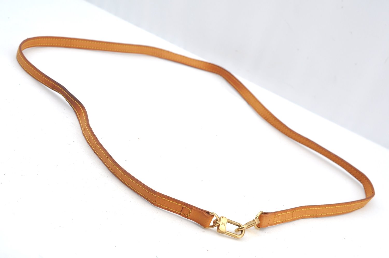 Authentic Louis Vuitton Leather Shoulder Strap Beige 44.9