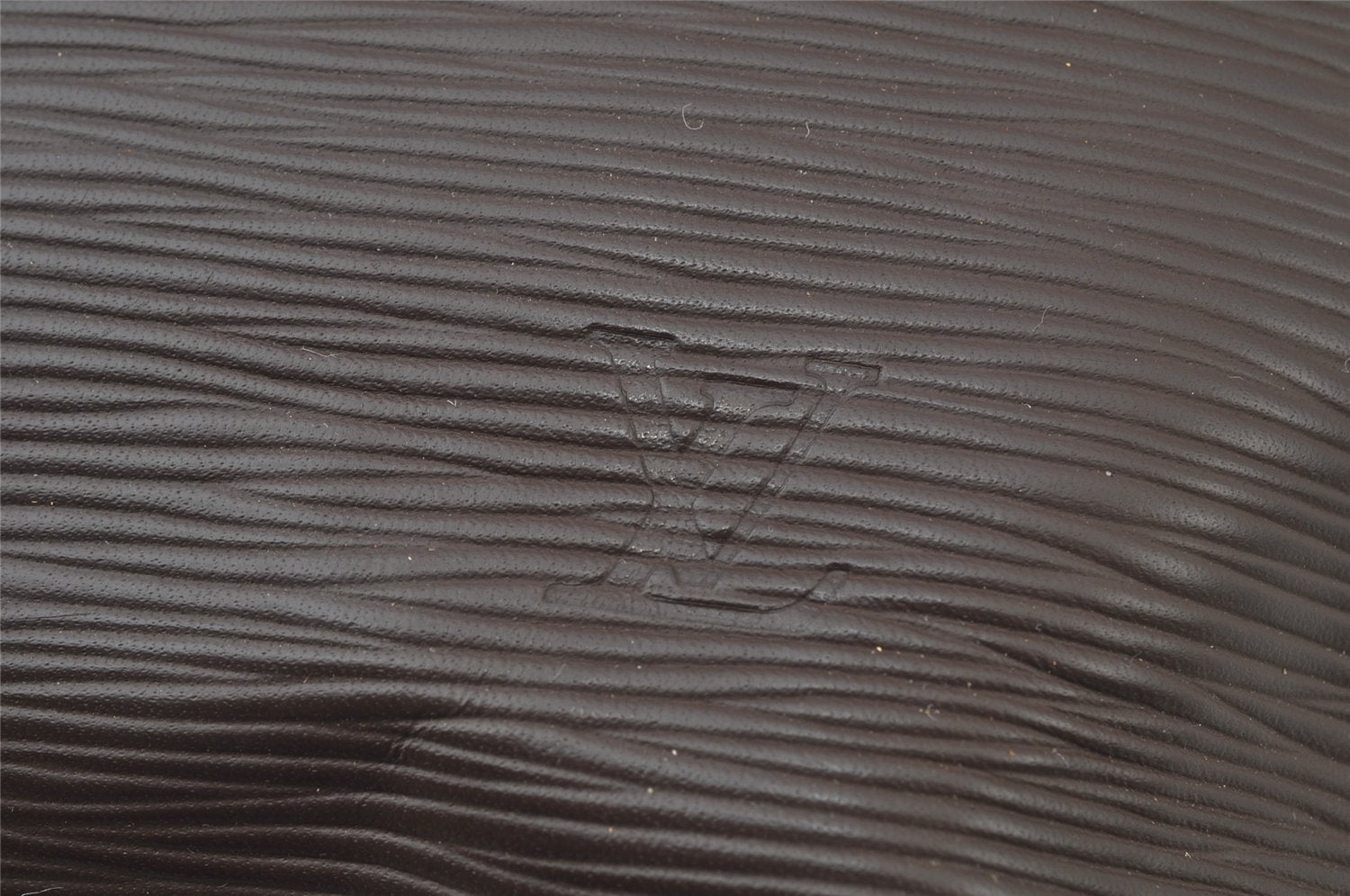 Authentic Louis Vuitton Epi Mandara MM Shoulder Cross Bag Brown M5889D LV 9141I