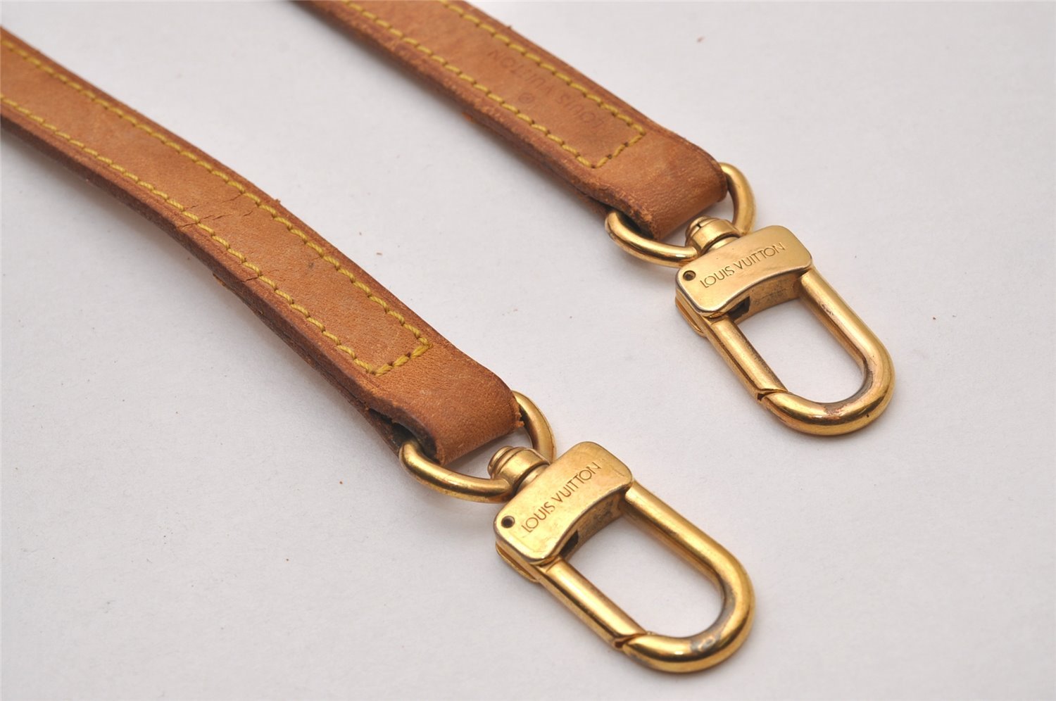 Authentic Louis Vuitton Leather Shoulder Strap Beige 39.8