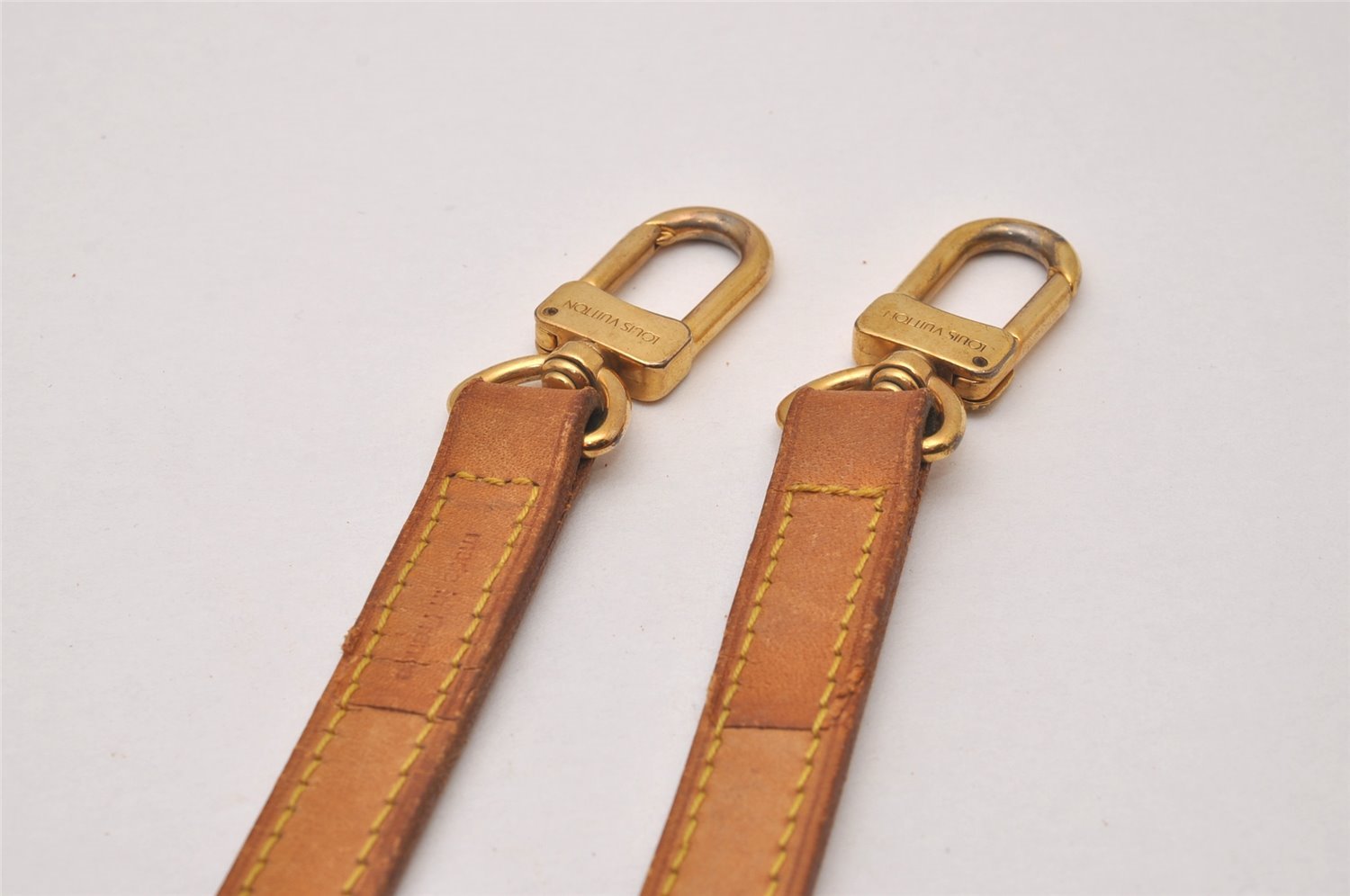 Authentic Louis Vuitton Leather Shoulder Strap Beige 39.8