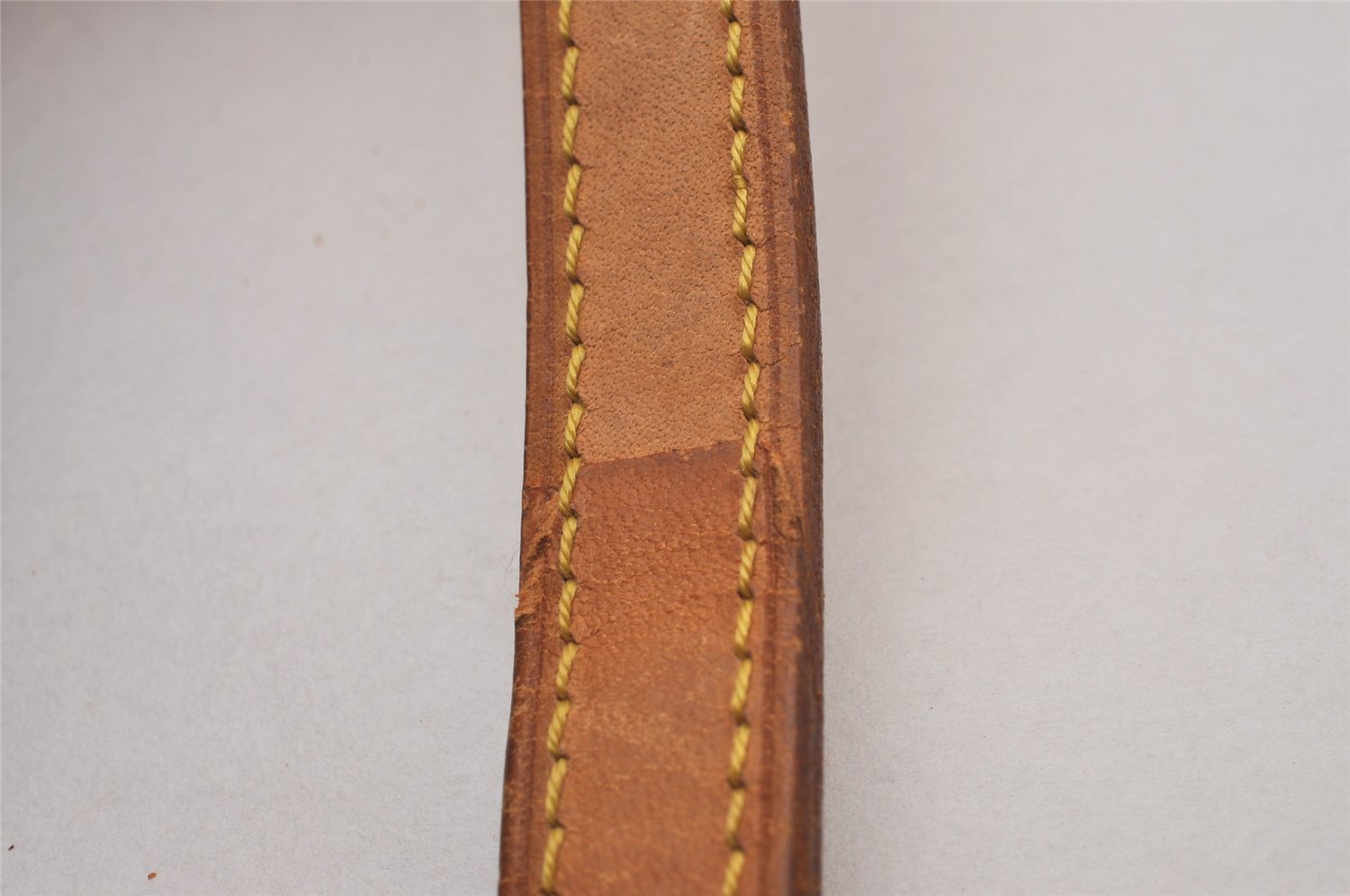 Authentic Louis Vuitton Leather Shoulder Strap Beige 39.8