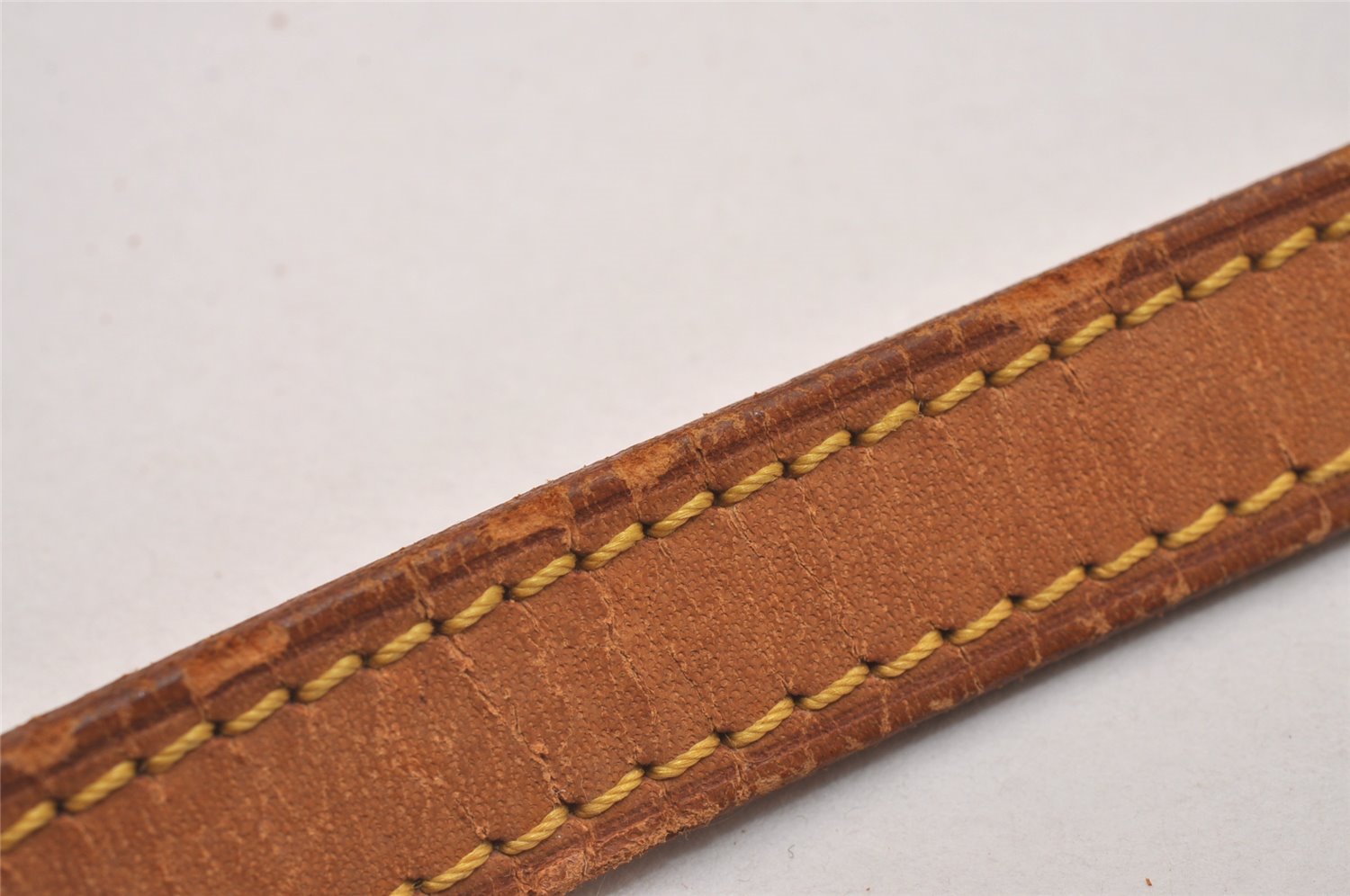 Authentic Louis Vuitton Leather Shoulder Strap Beige 39.8