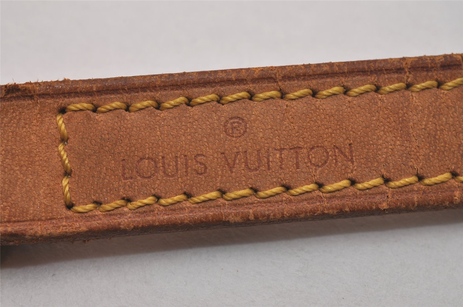 Authentic Louis Vuitton Leather Shoulder Strap Beige 39.8