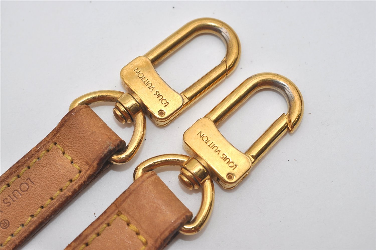 Authentic Louis Vuitton Leather Shoulder Strap Beige 39.4