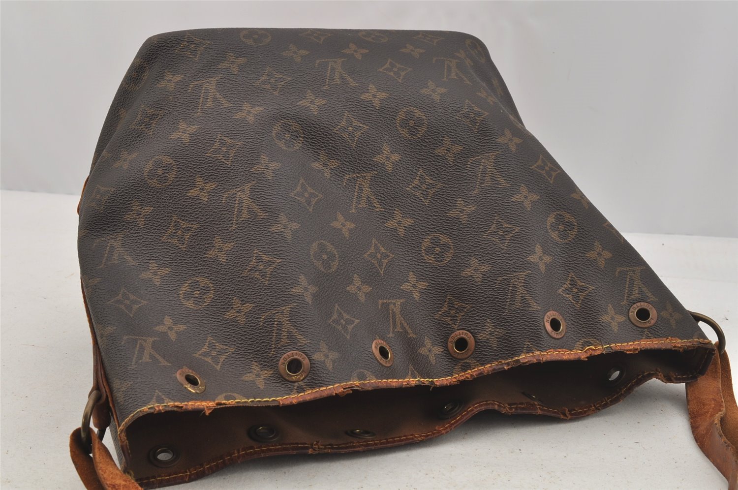 Authentic Louis Vuitton Monogram Petit Noe M42226 Shoulder Drawstring Bag 9160I