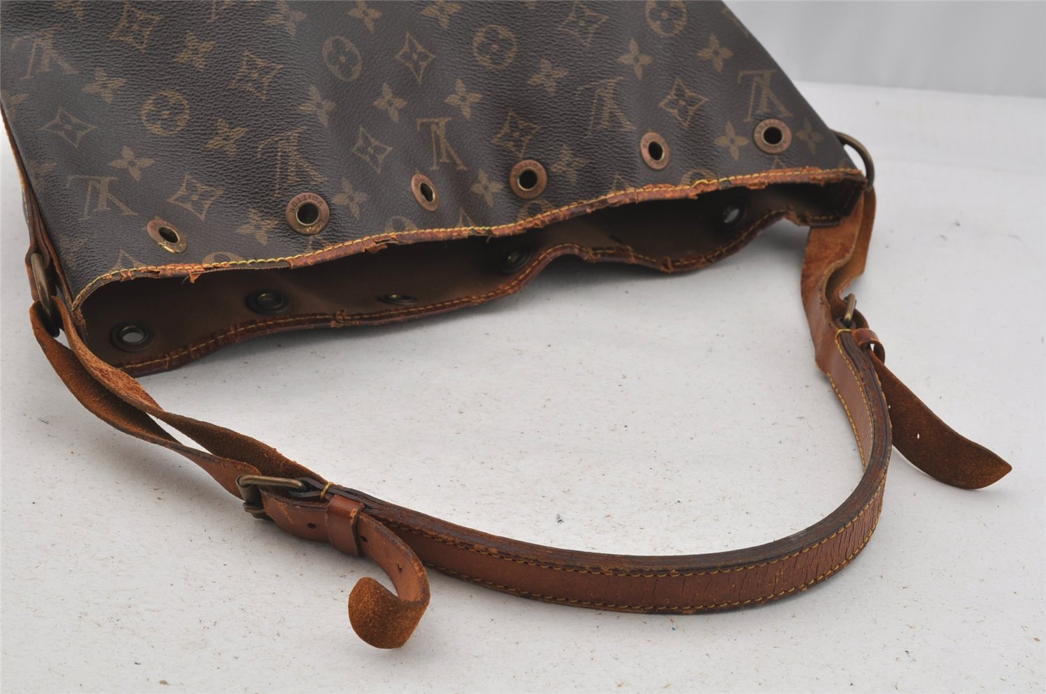 Authentic Louis Vuitton Monogram Petit Noe M42226 Shoulder Drawstring Bag 9160I