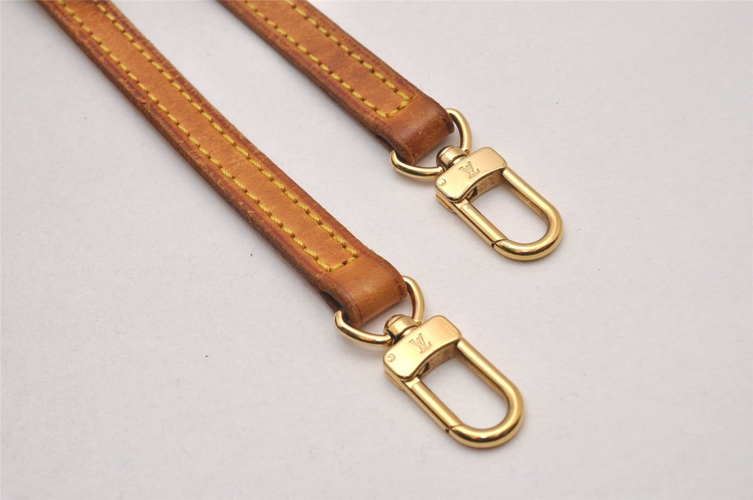 Authentic Louis Vuitton Leather Shoulder Strap Beige 39.8-47