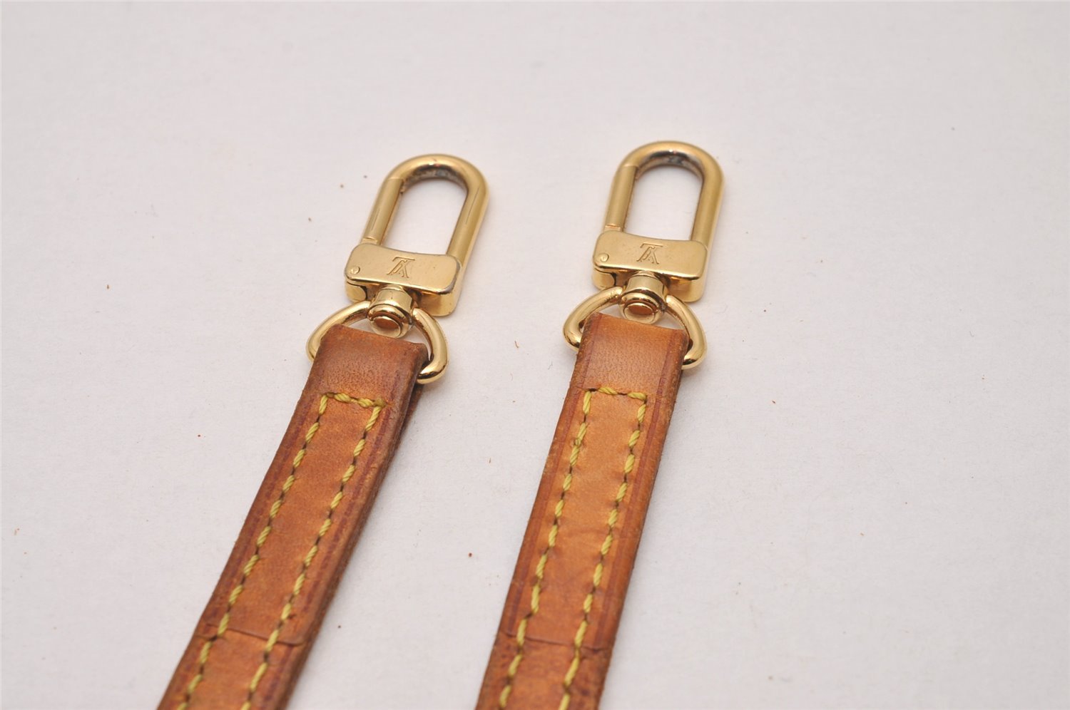 Authentic Louis Vuitton Leather Shoulder Strap Beige 39.8-47