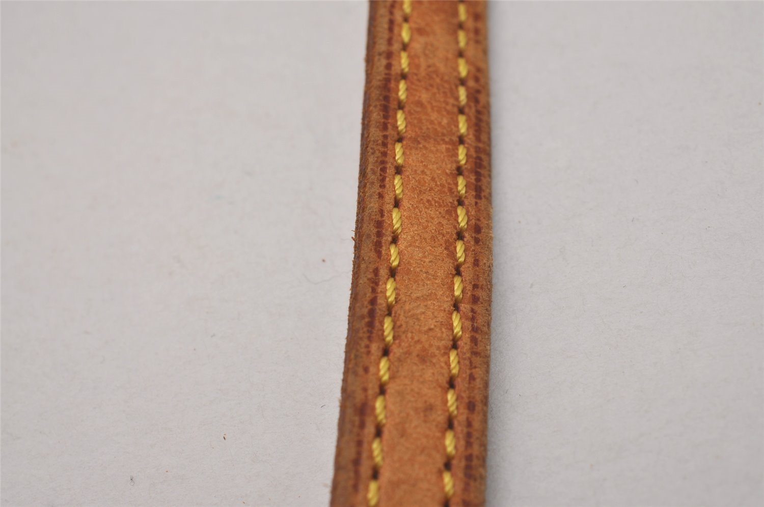 Authentic Louis Vuitton Leather Shoulder Strap Beige 39.8-47