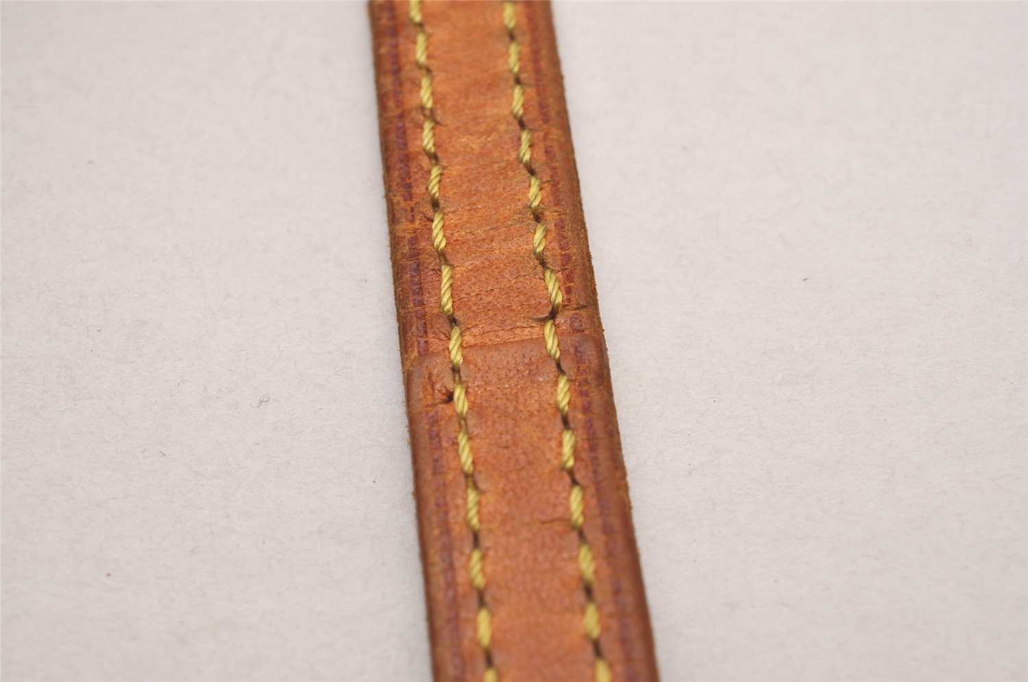 Authentic Louis Vuitton Leather Shoulder Strap Beige 39.8-47