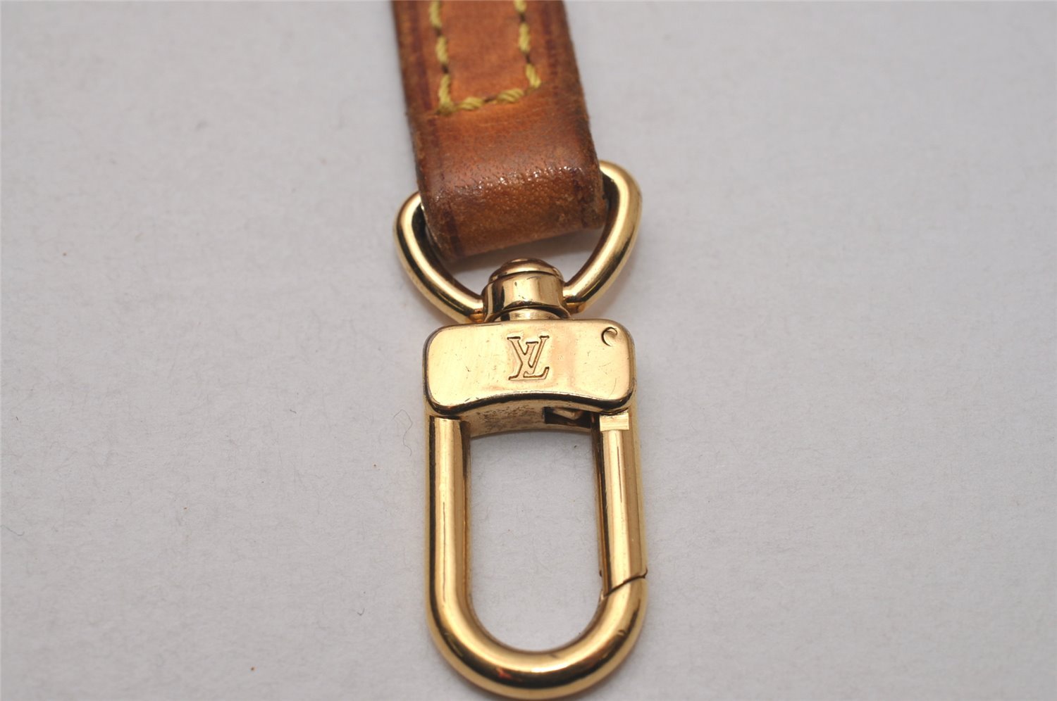 Authentic Louis Vuitton Leather Shoulder Strap Beige 39.8-47