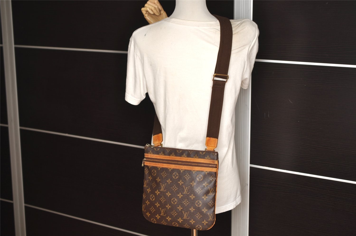 Auth Louis Vuitton Monogram Pochette Bosphore Shoulder Cross Bag M40044 LV 9165J