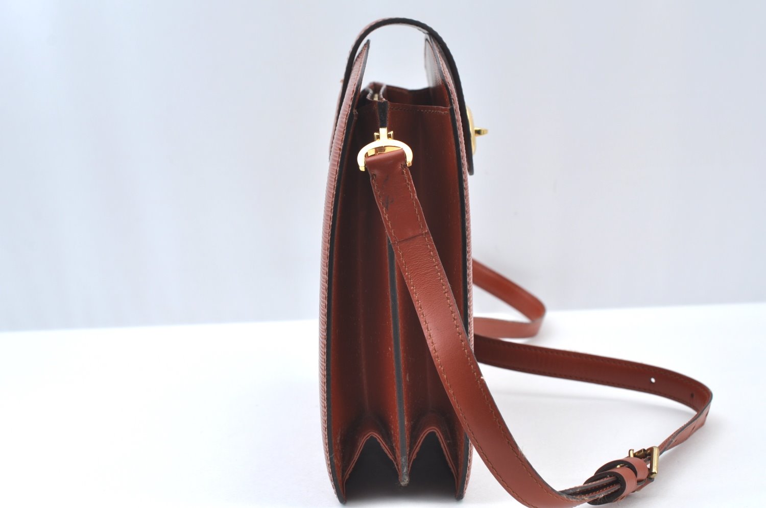 Authentic Louis Vuitton Epi Capucines Shoulder Cross Bag Brown M52341 LV 9168I