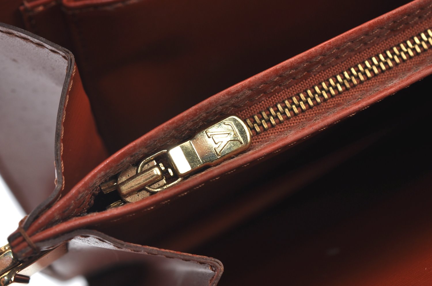 Authentic Louis Vuitton Epi Capucines Shoulder Cross Bag Brown M52341 LV 9168I