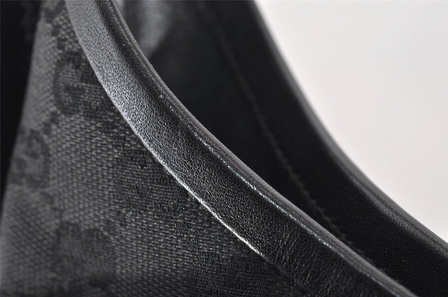 Authentic GUCCI Vintage Shoulder Tote Bag GG Canvas Leather 106242 Black 9186I