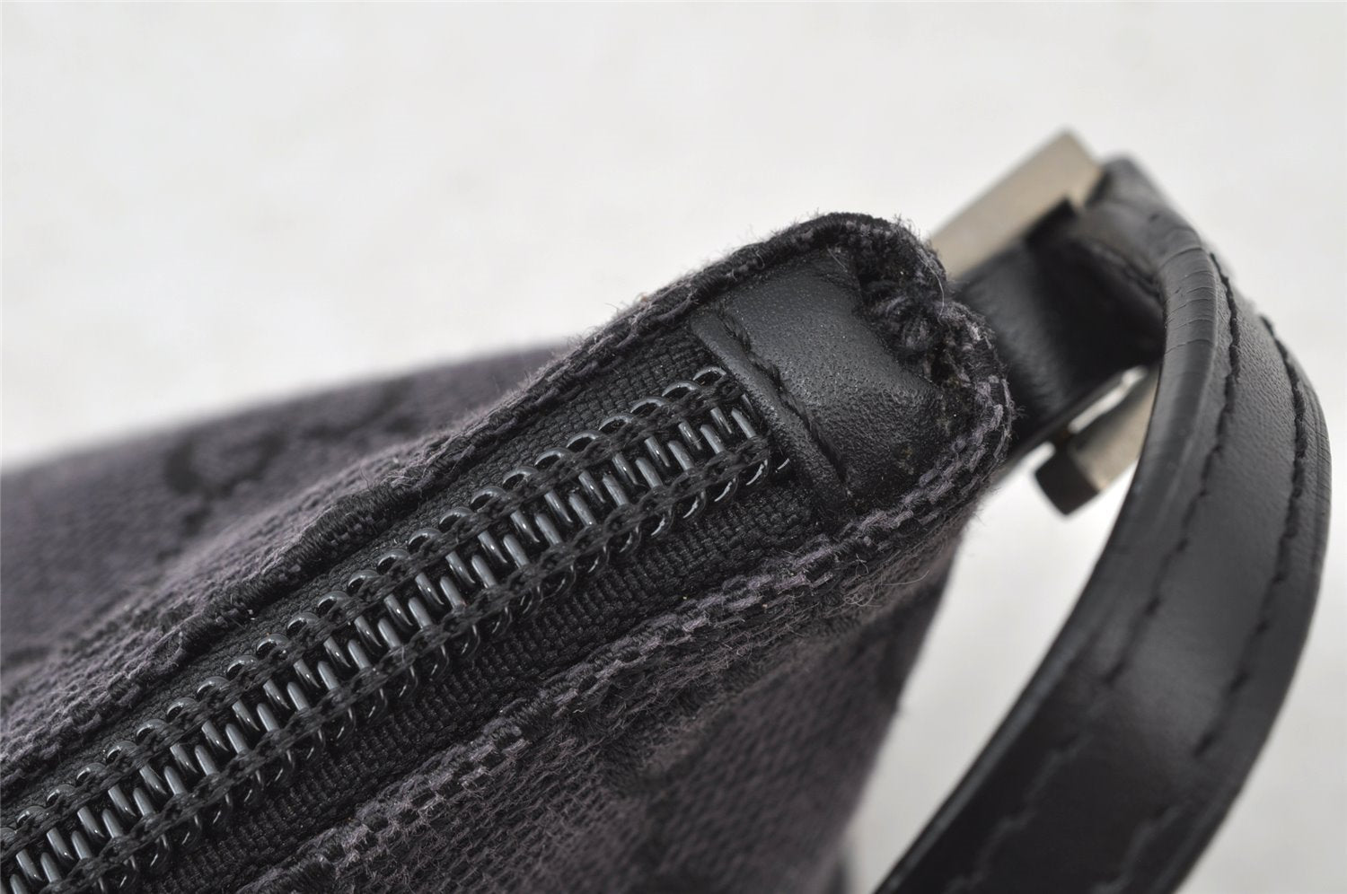 Authentic GUCCI Hand Bag Pouch Purse GG Canvas Leather 0391103 Black 9189I