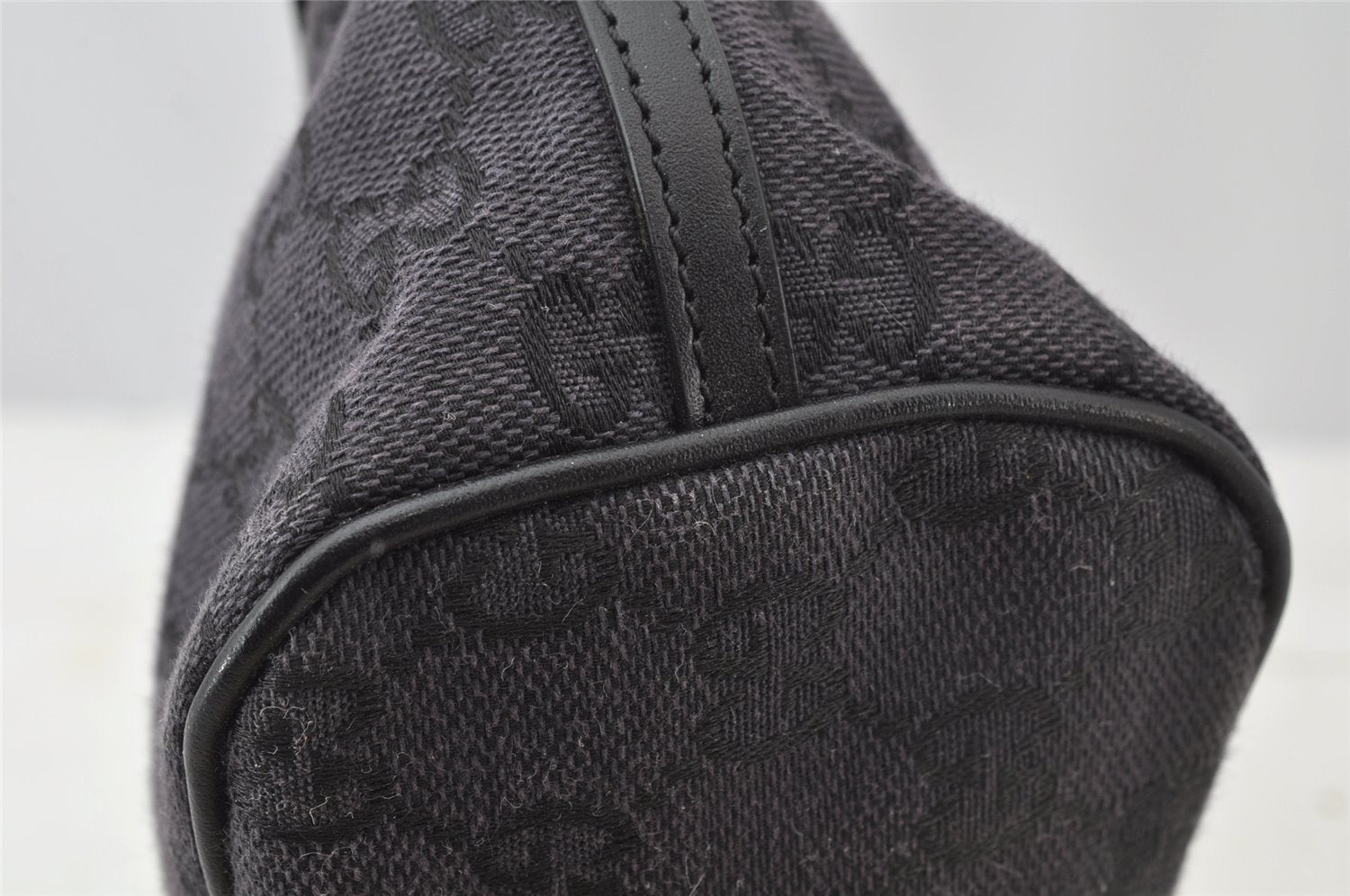 Authentic GUCCI Hand Bag Pouch Purse GG Canvas Leather 0391103 Black 9189I