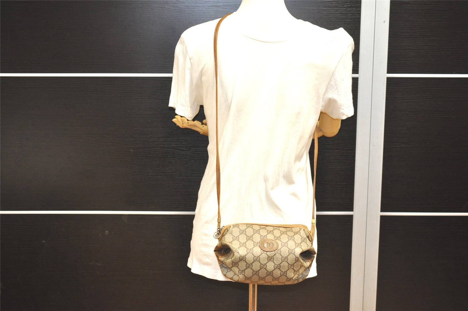 Authentic GUCCI Shoulder Cross Body Bag Purse GG PVC Leather Brown 9196I