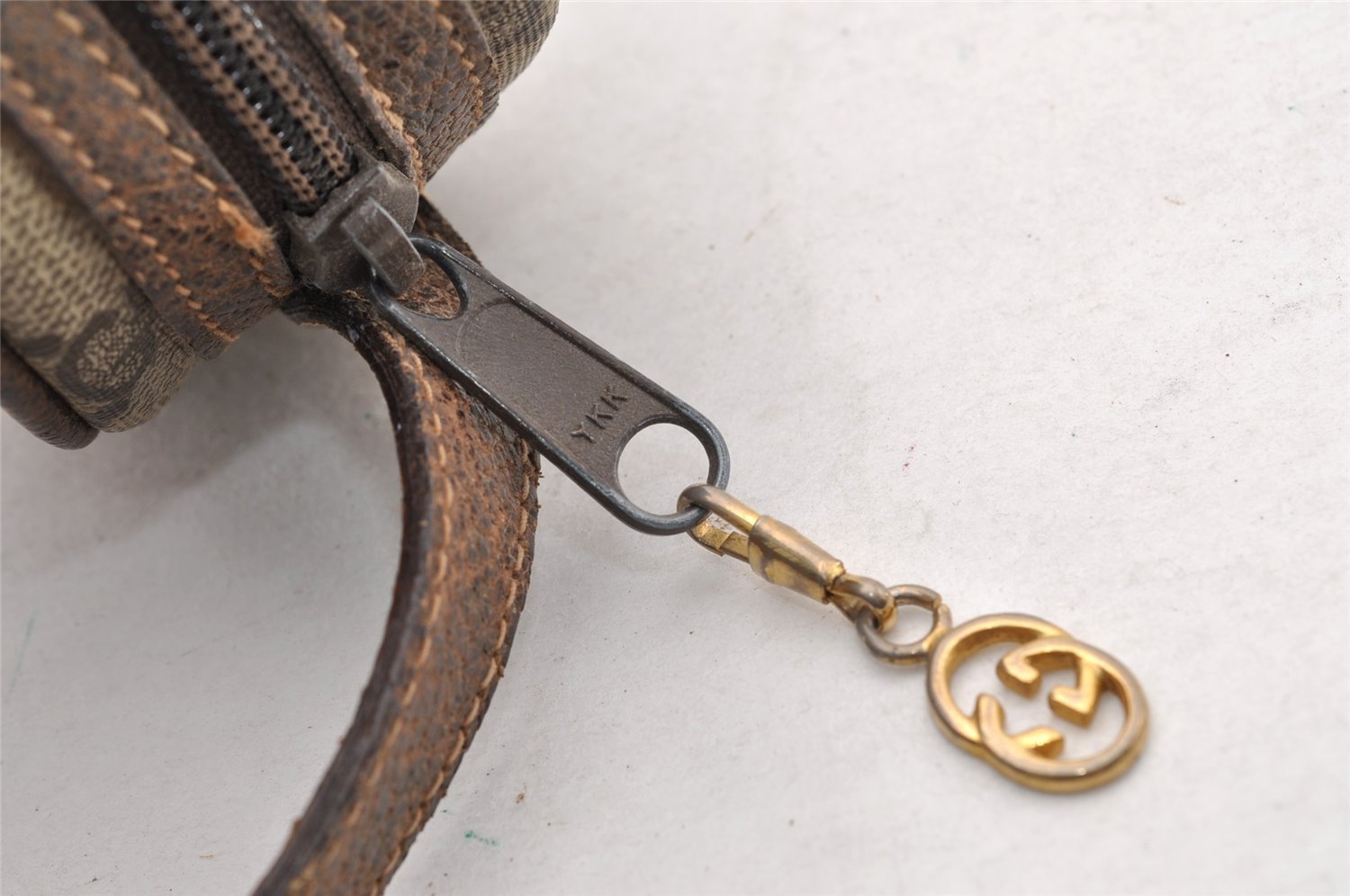 Authentic GUCCI Shoulder Cross Body Bag Purse GG PVC Leather Brown Junk 9202I