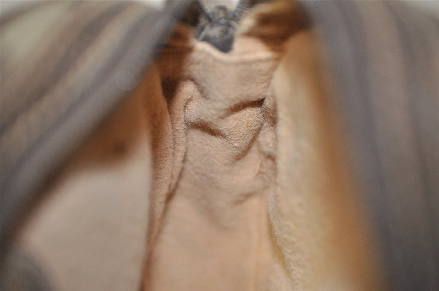 Authentic GUCCI Shoulder Cross Body Bag Purse GG PVC Leather Brown Junk 9202I