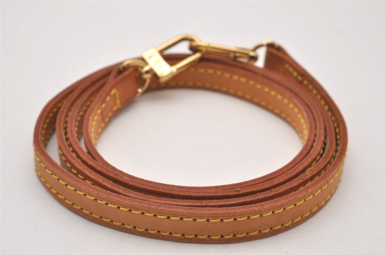 Authentic Louis Vuitton Leather Shoulder Strap Beige 44.7