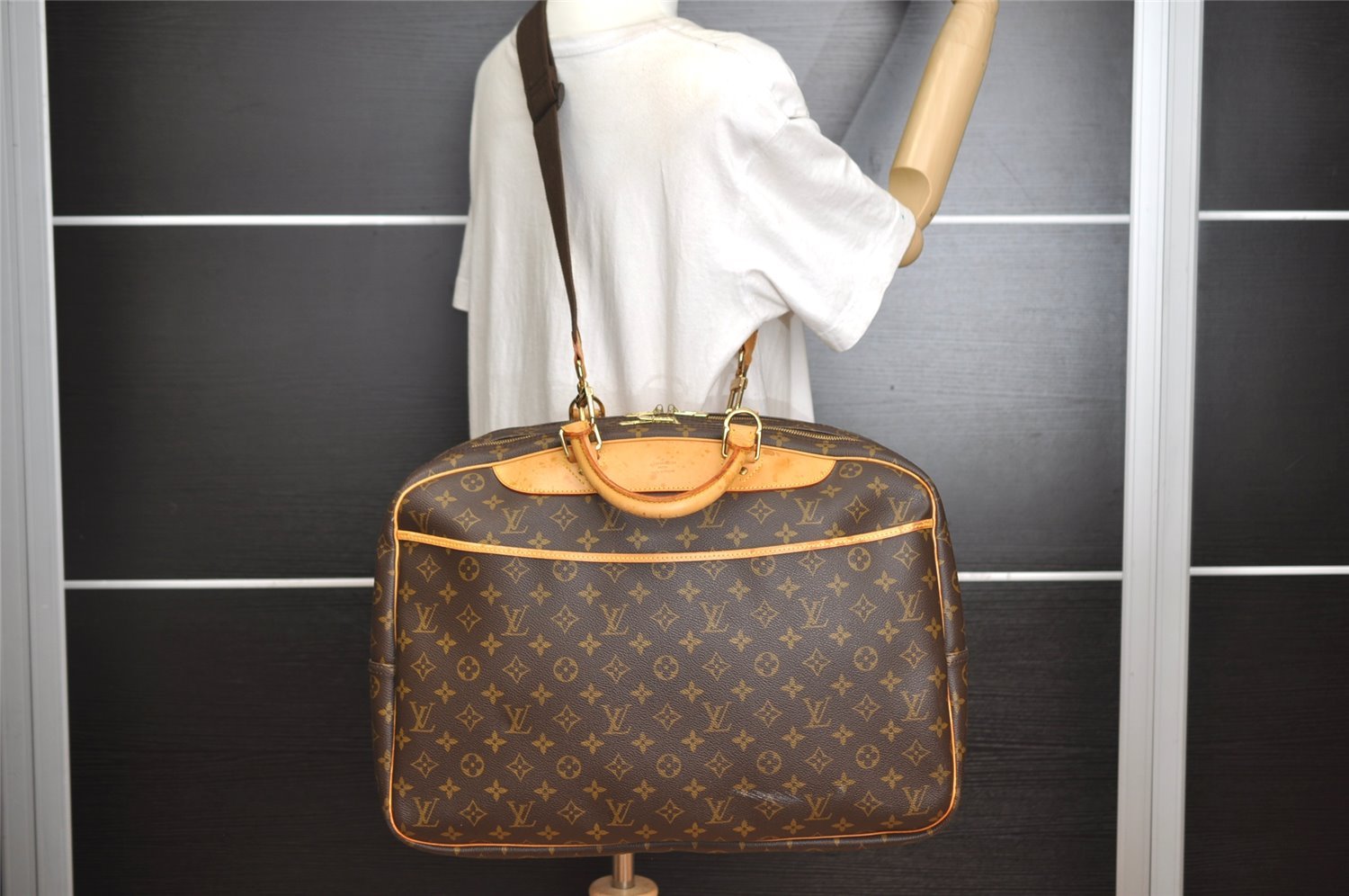 Authentic Louis Vuitton Monogram Alize 24 Heures Boston Hand Bag M41399 LV 9215I