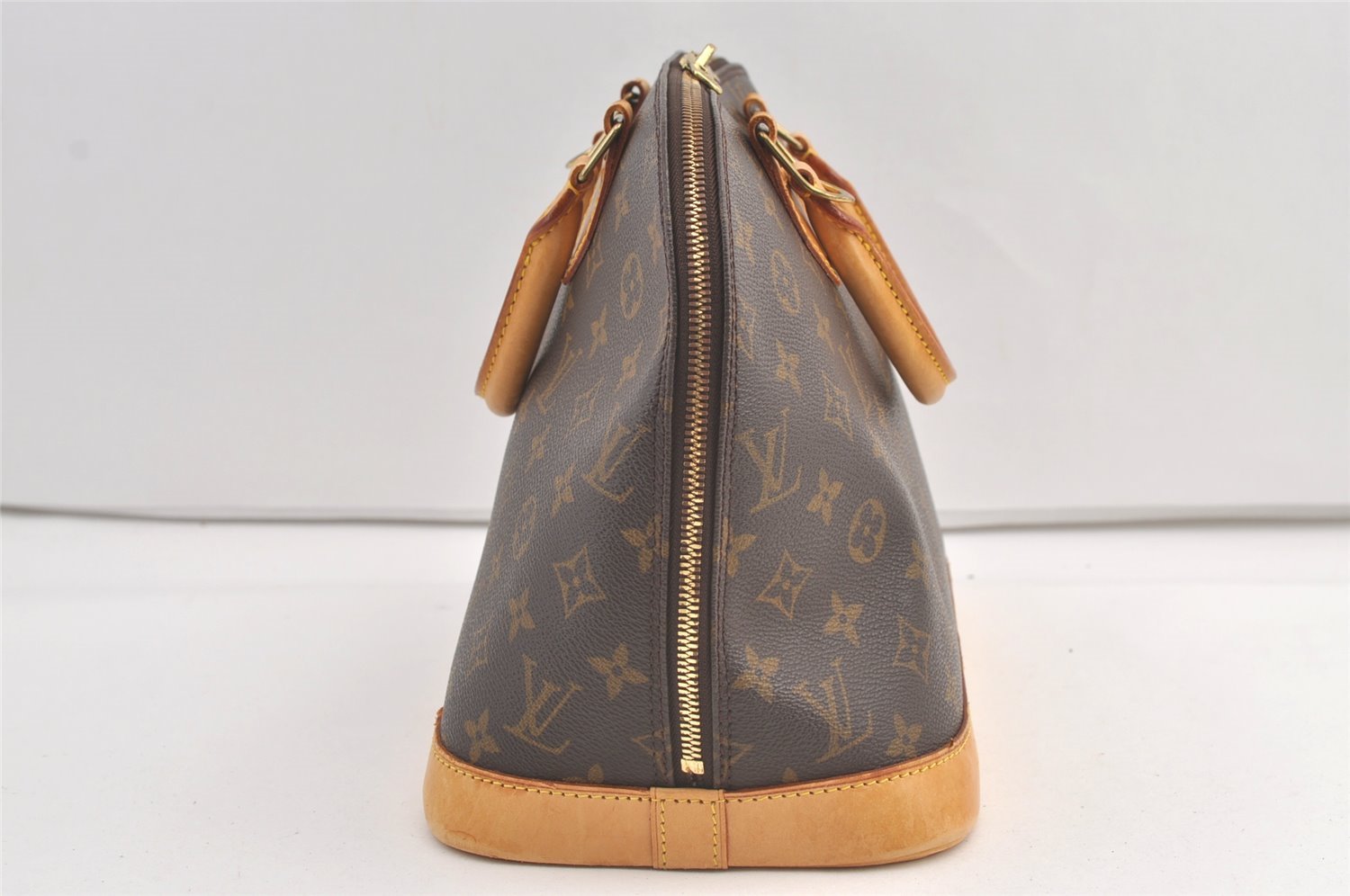 Authentic Louis Vuitton Monogram Alma Hand Bag Purse M51130 LV 9220J