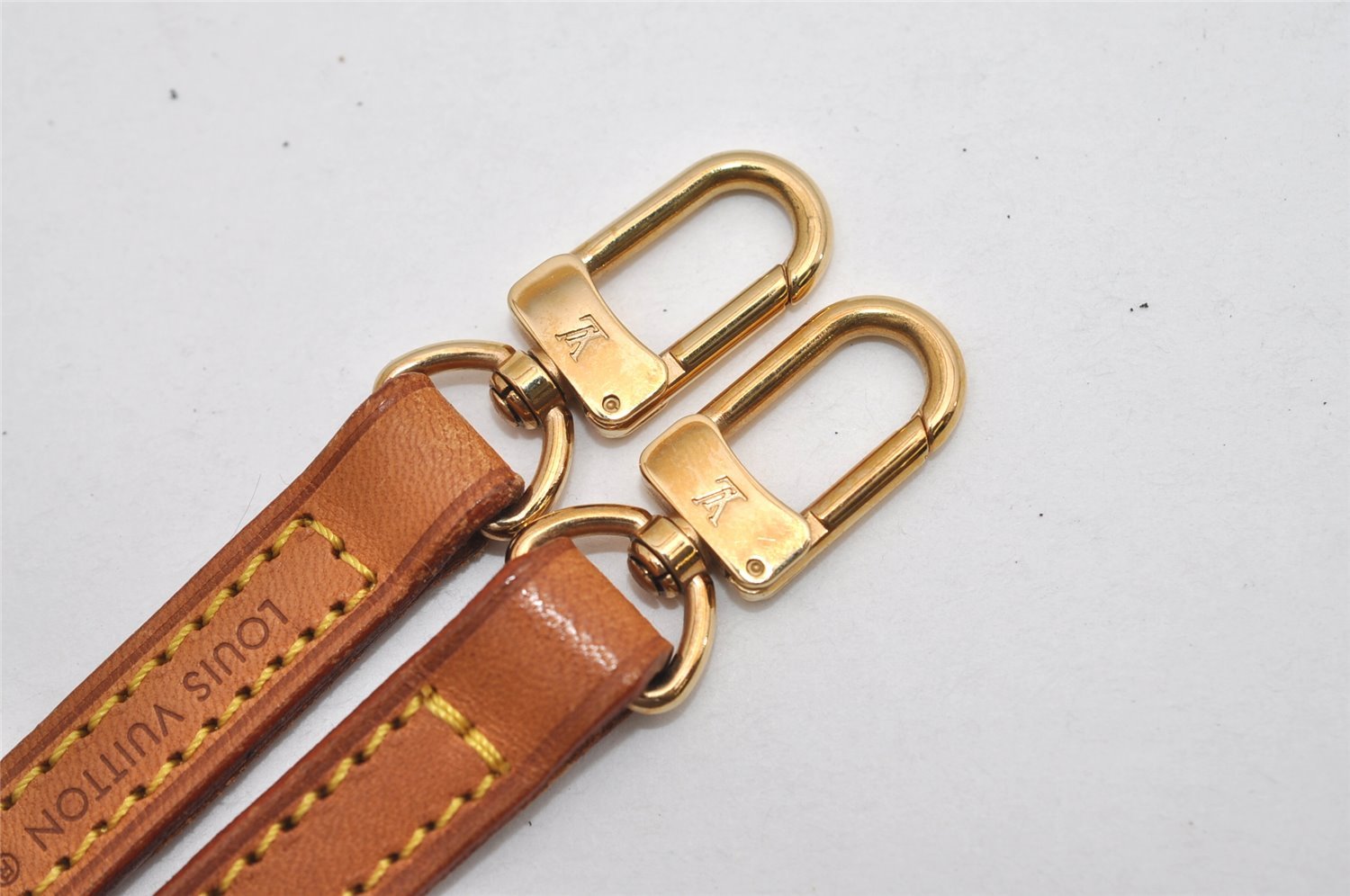 Authentic Louis Vuitton Leather Shoulder Strap Beige 47.2