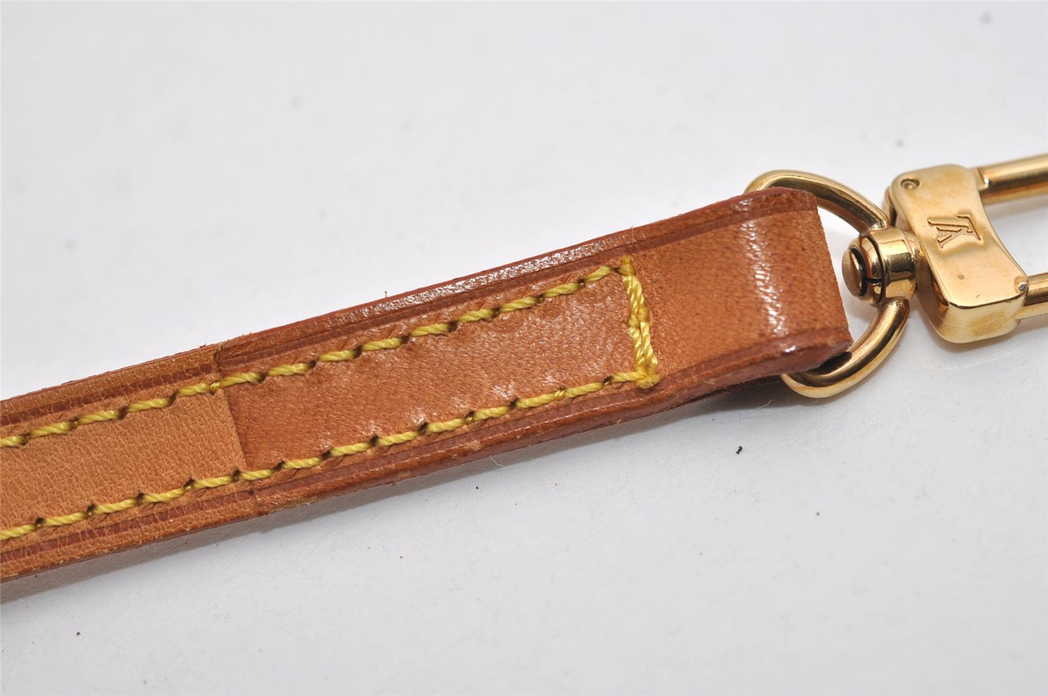 Authentic Louis Vuitton Leather Shoulder Strap Beige 47.2