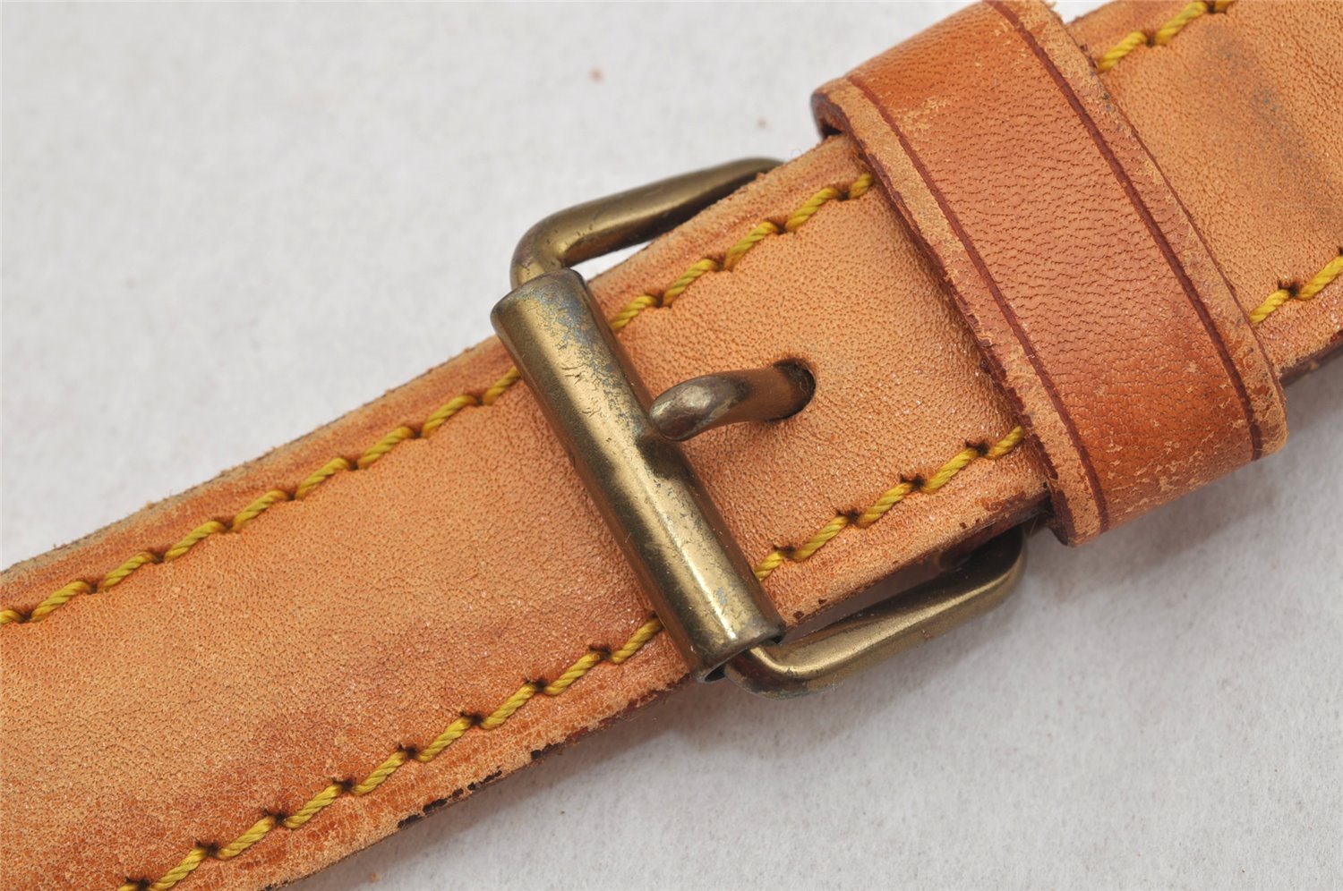 Authentic Louis Vuitton Leather Shoulder Strap Beige 40-46.9