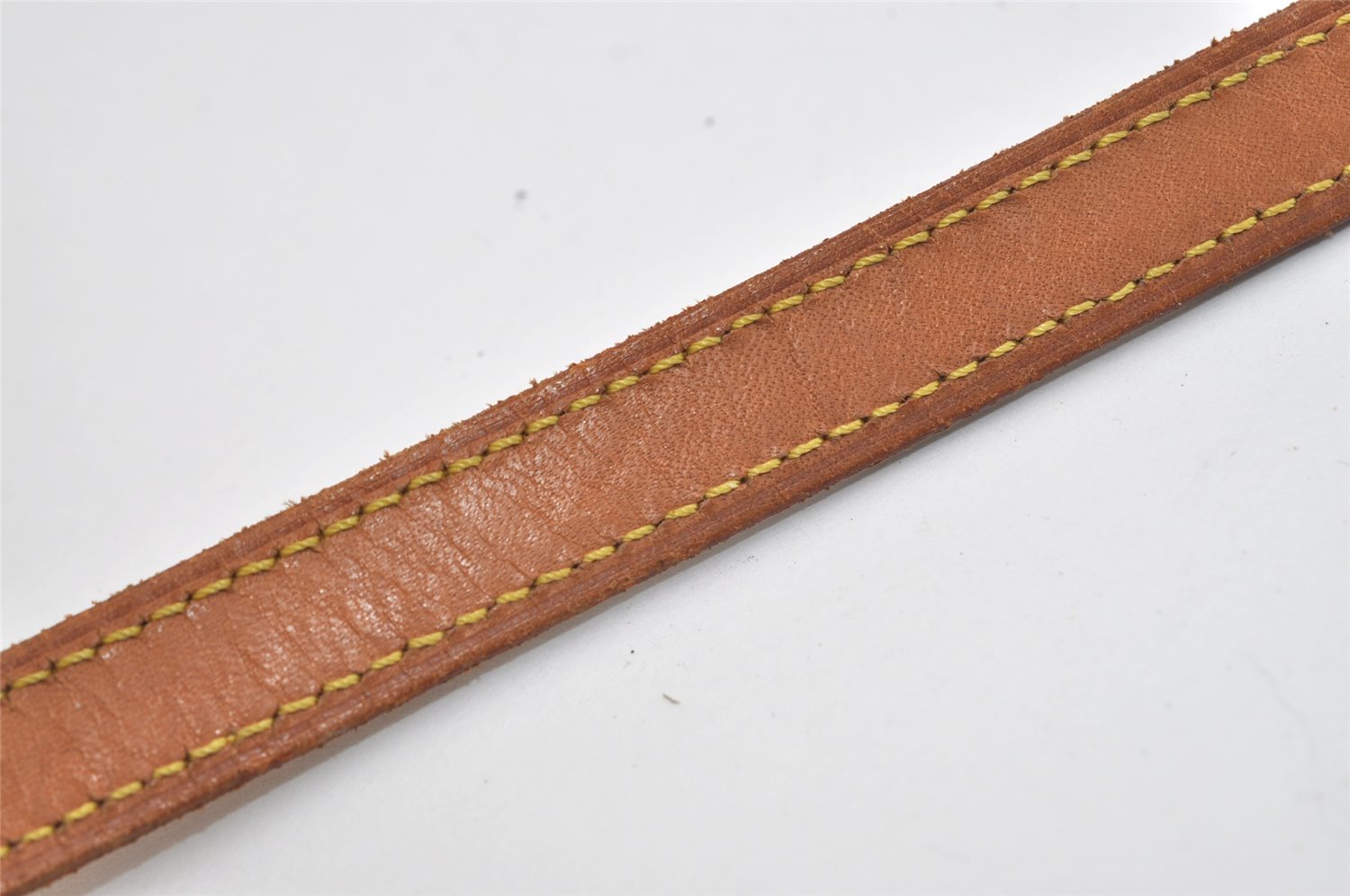 Authentic Louis Vuitton Leather Shoulder Strap Beige 39.2