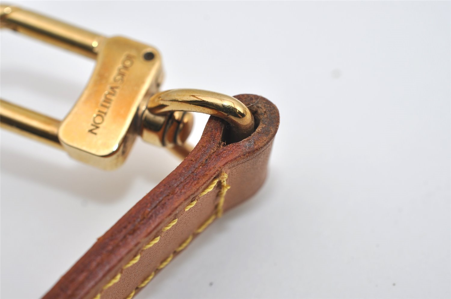 Authentic Louis Vuitton Leather Shoulder Strap Beige 39.2