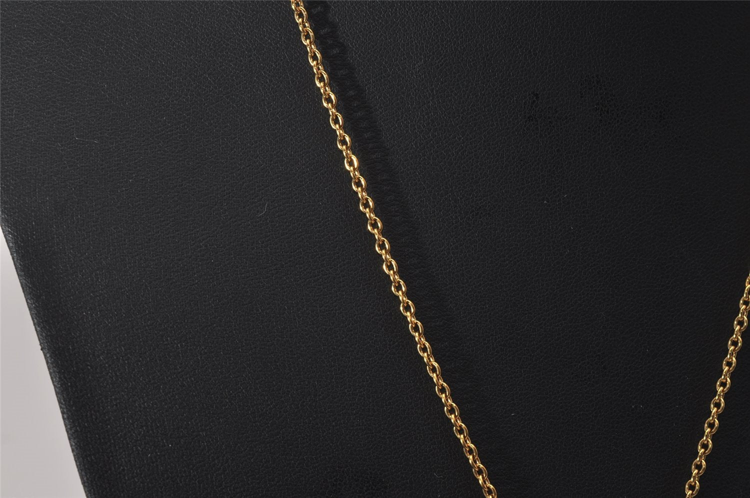 Authentic Christian Dior Gold Tone Chain Pendant Necklace CD 9231I