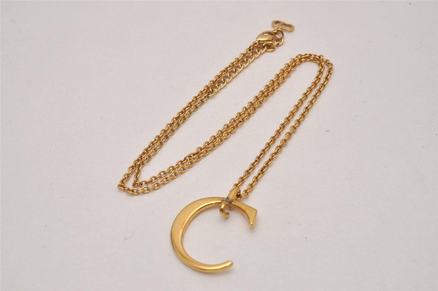 Authentic Christian Dior Gold Tone Chain Pendant Necklace CD 9231I