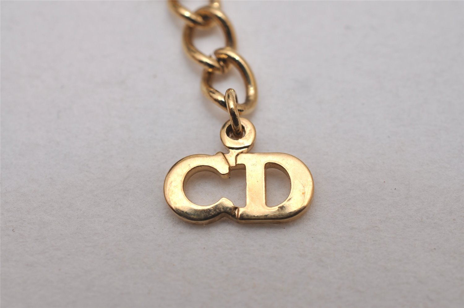 Authentic Christian Dior Gold Tone Rhinestone Chain Pendant Necklace CD 9235I