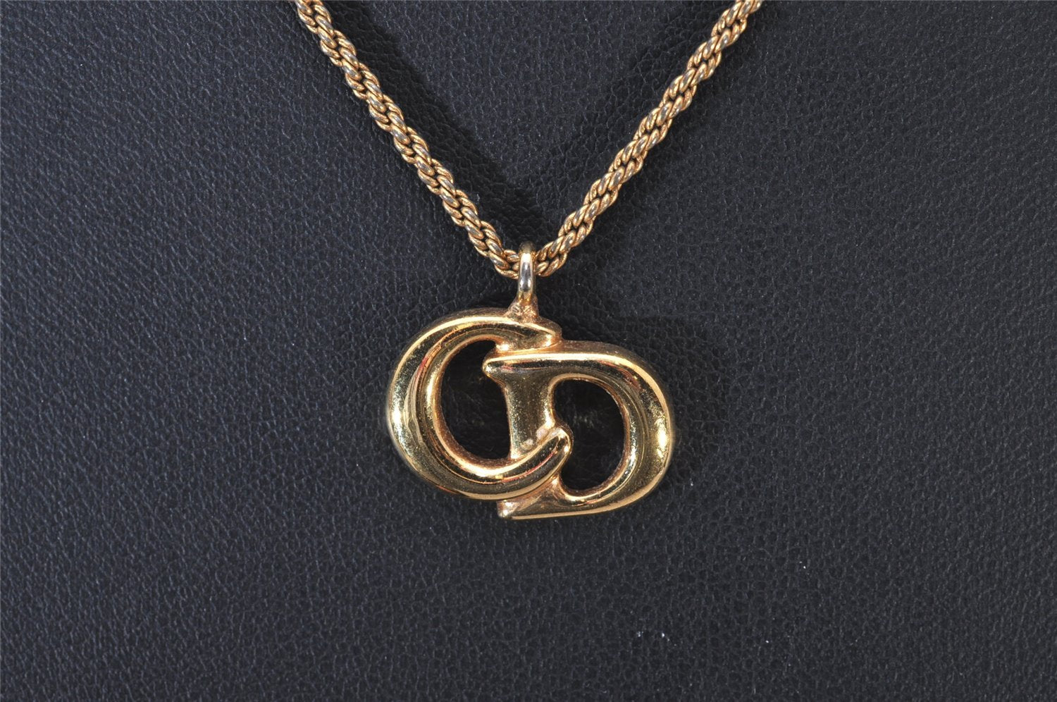 Authentic Christian Dior Gold Tone Chain Pendant Necklace CD 9236I