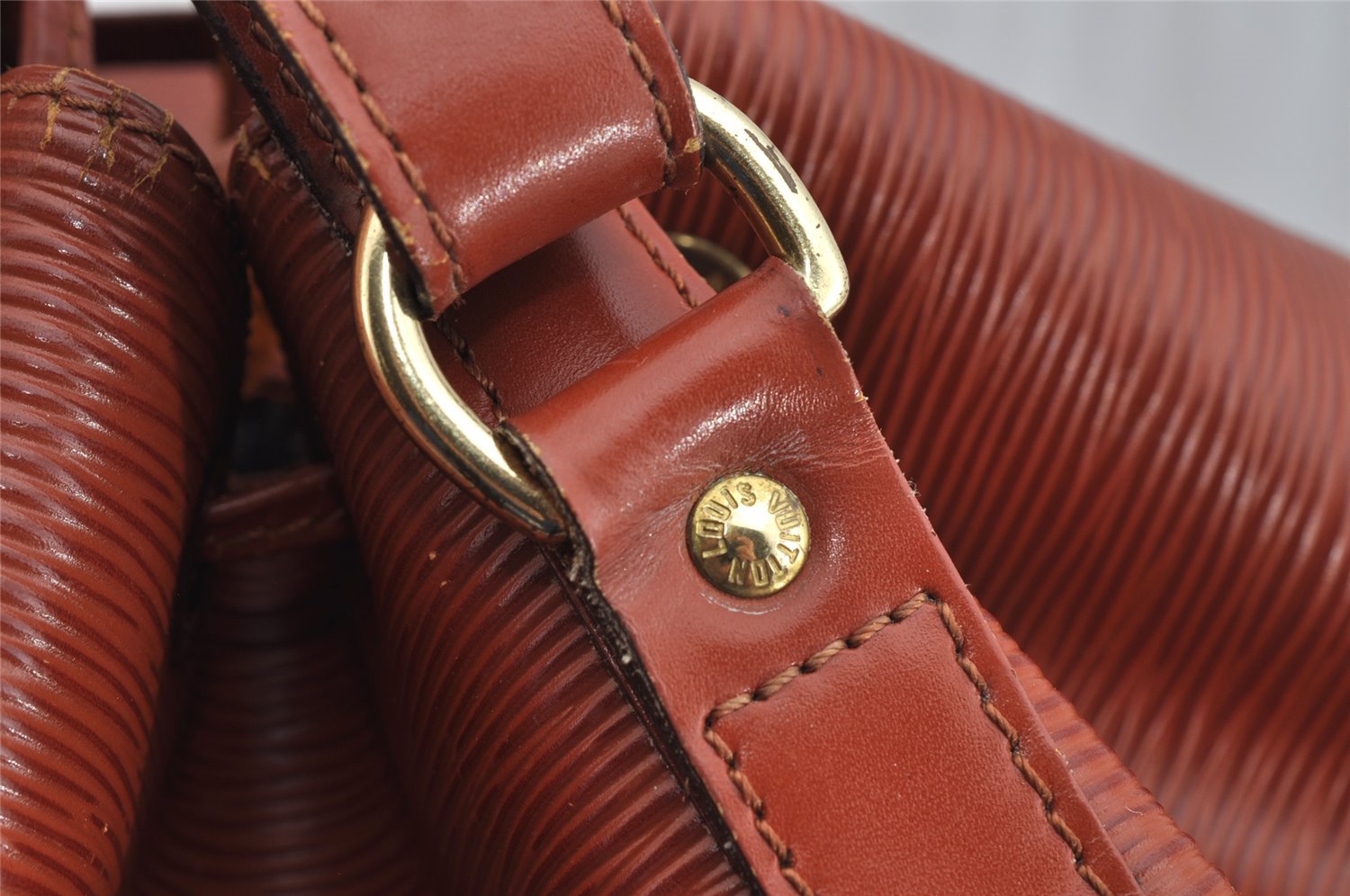 Authentic Louis Vuitton Epi Noe Shoulder Drawstring Bag Brown M44028 LV 9239J