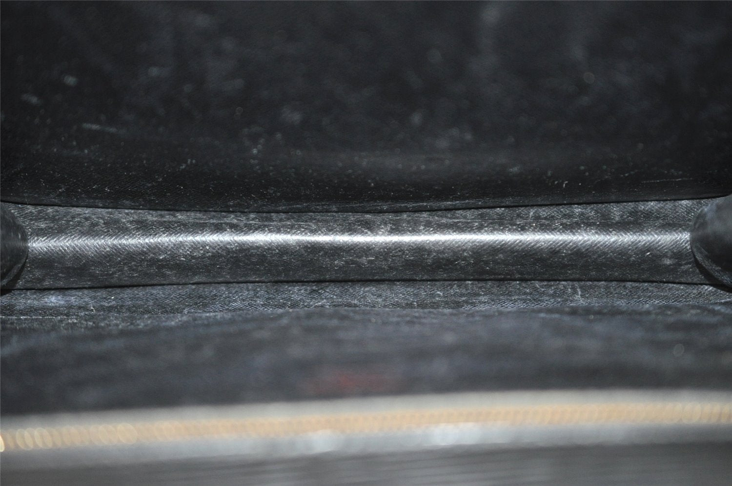 Authentic Louis Vuitton Epi Monceau 2Way Shoulder Hand Bag Black M52122 LV 9262I